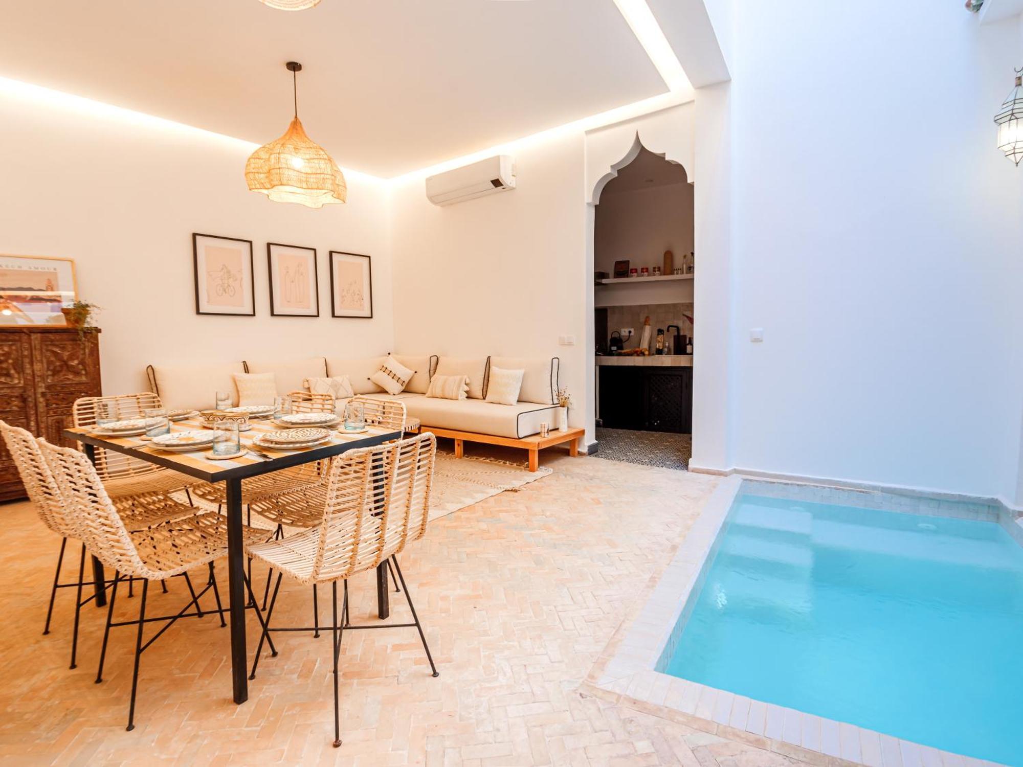 Abati Piscine Privee Avec Petit Dejeuner Et Terrasse *