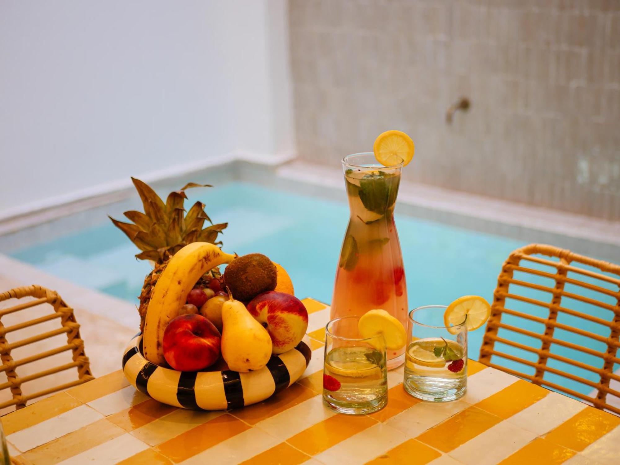 Abati Piscine Privee Avec Petit Dejeuner Et Terrasse *