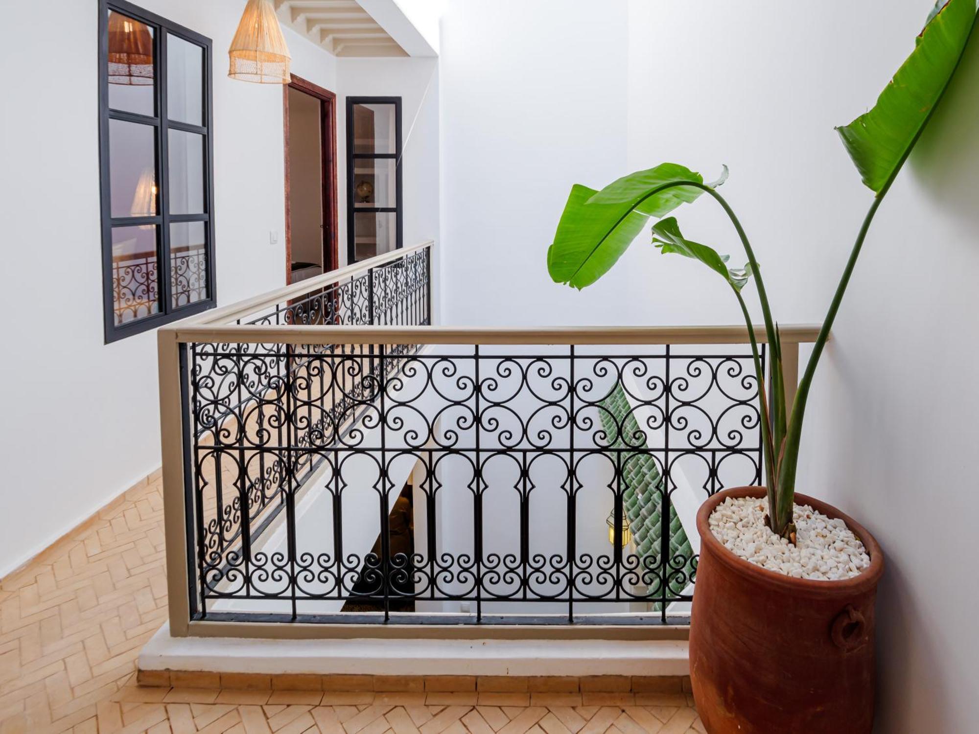 Abati Piscine Privee Avec Petit Dejeuner Et Terrasse *