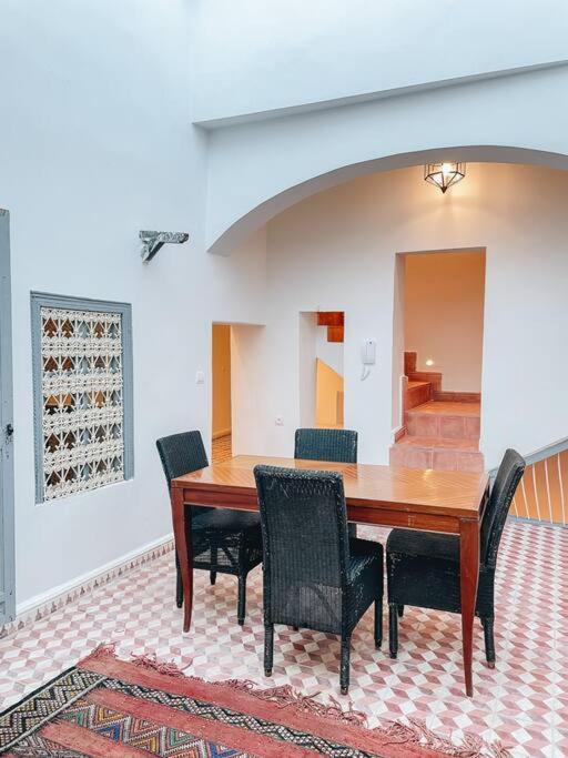Hébergement de vacances Dar Cidi 100m2 In Der Medina Mit Terrasse *