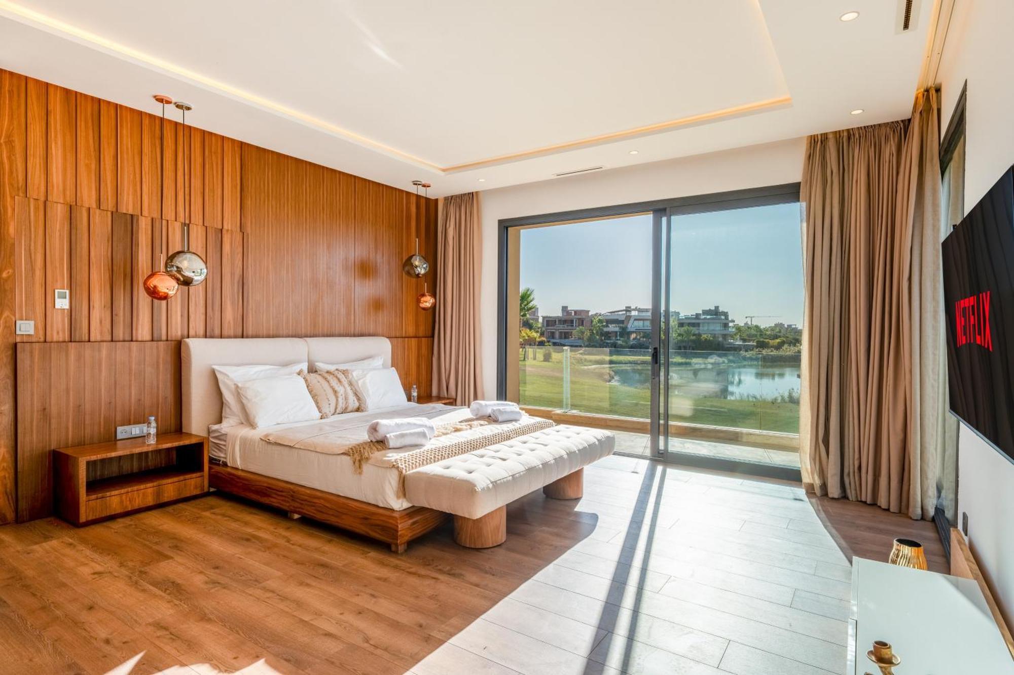 Talia, Luxury Stay, Golf & View