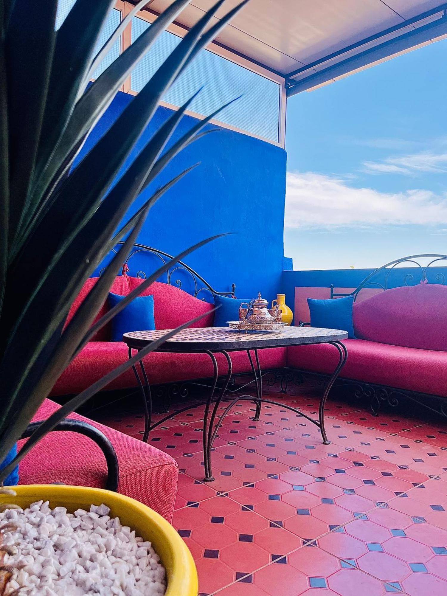 With Private Terrace&parking Avec Jolie Terrasse Privée Et Parking
