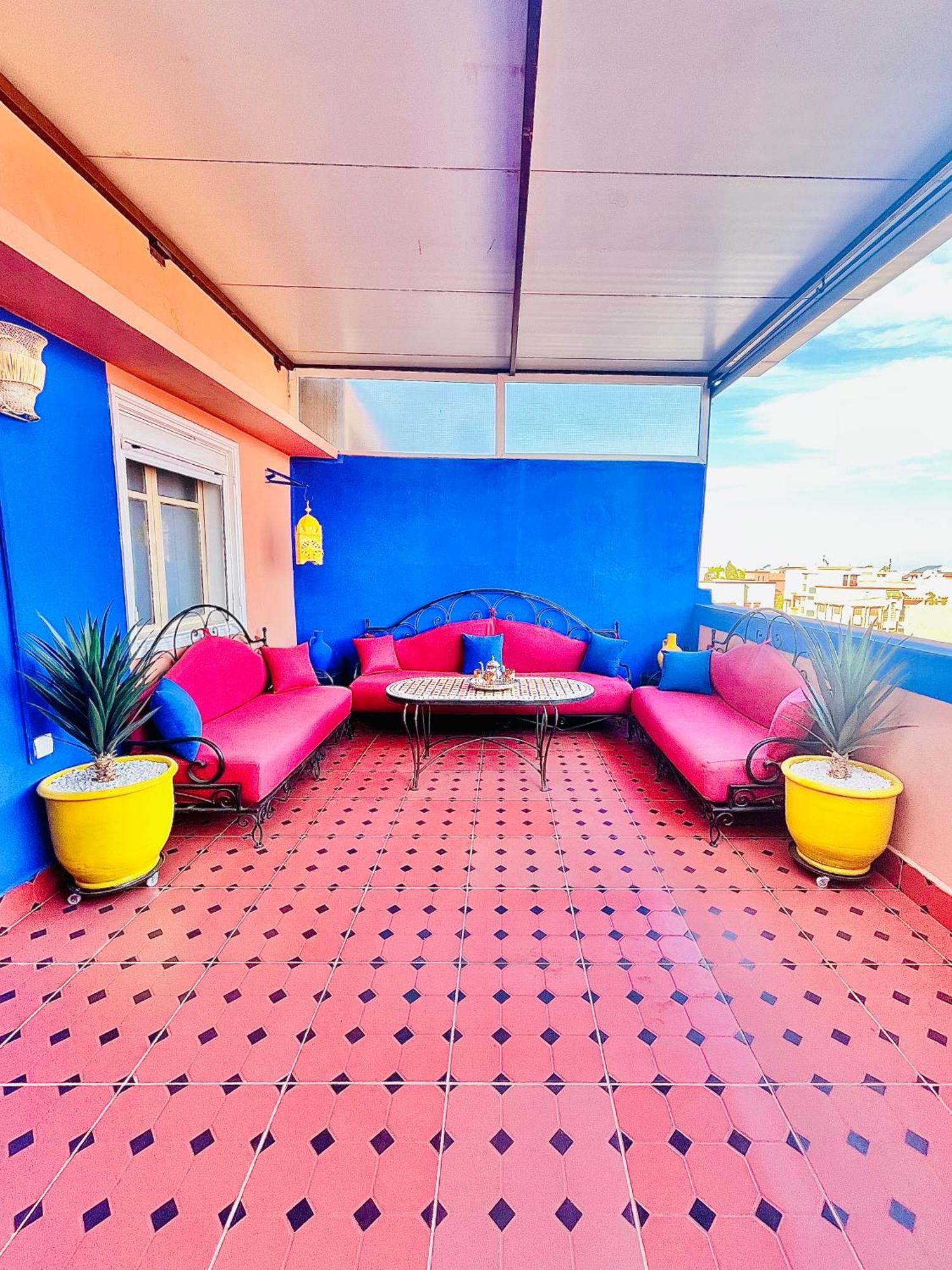 With Private Terrace&parking Avec Jolie Terrasse Privée Et Parking