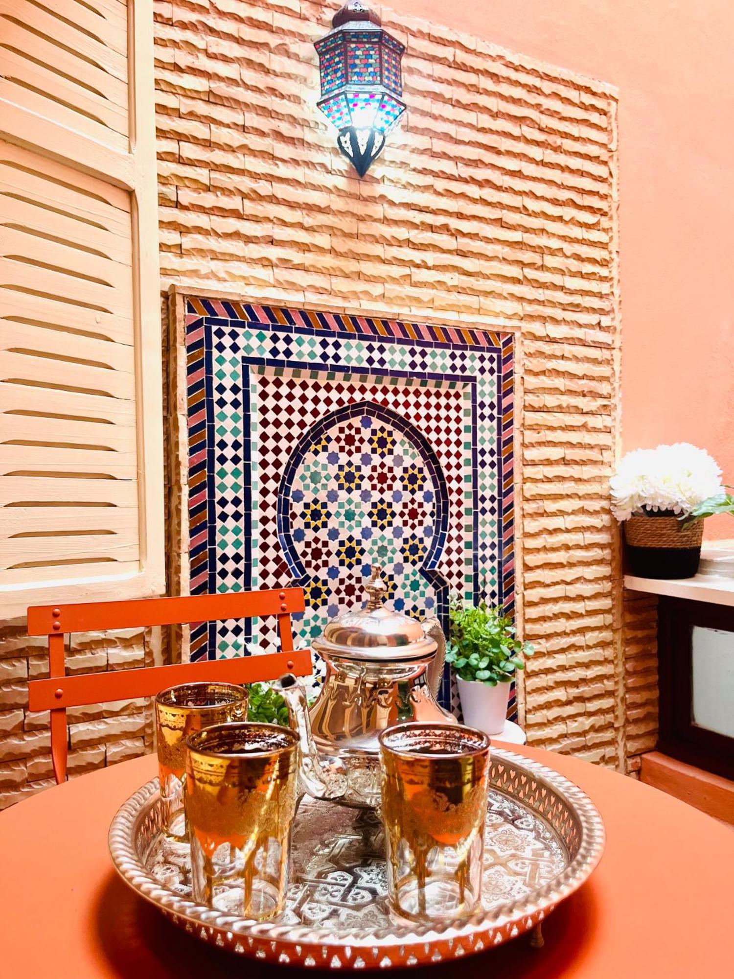 Apartment With Ac, Patio And Rooftop Appartement Climatise Avec Patio Et Toit Terrasse *