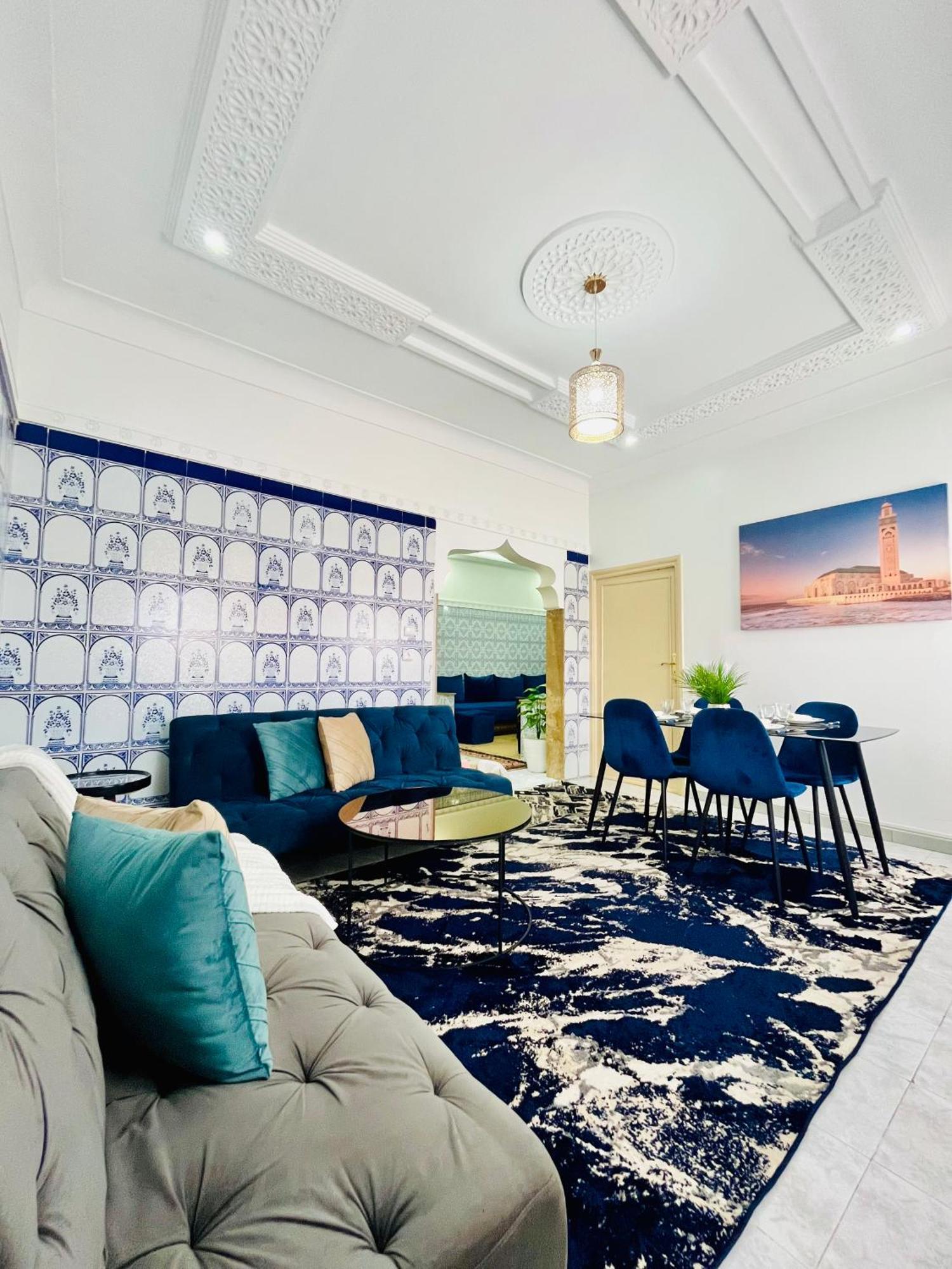 Apartment With Ac, Patio And Rooftop Appartement Climatise Avec Patio Et Toit Terrasse *