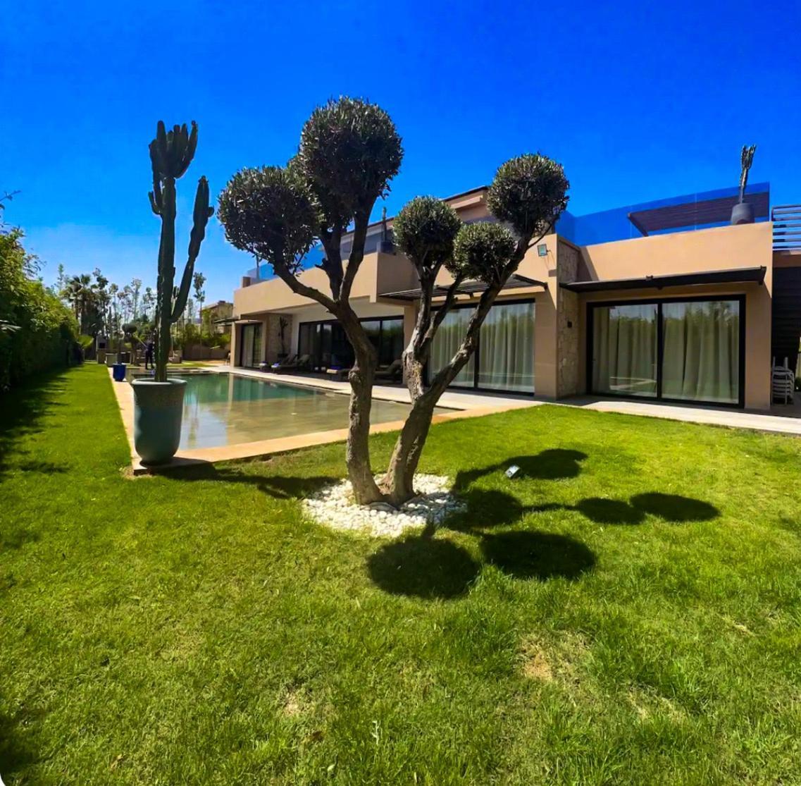 In Marrakech - 5 Suites, Heated Pool, Jacuzzi, Transportation, Volleyball & Padle Court, Complimentary Breakfast *