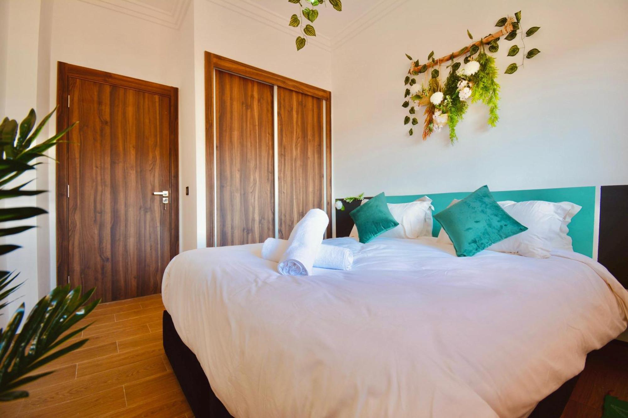 Apartment New Duplex- M Avenue , Swimming Pool , Fibre Optique Wifi , Parking , Gueliz Centre