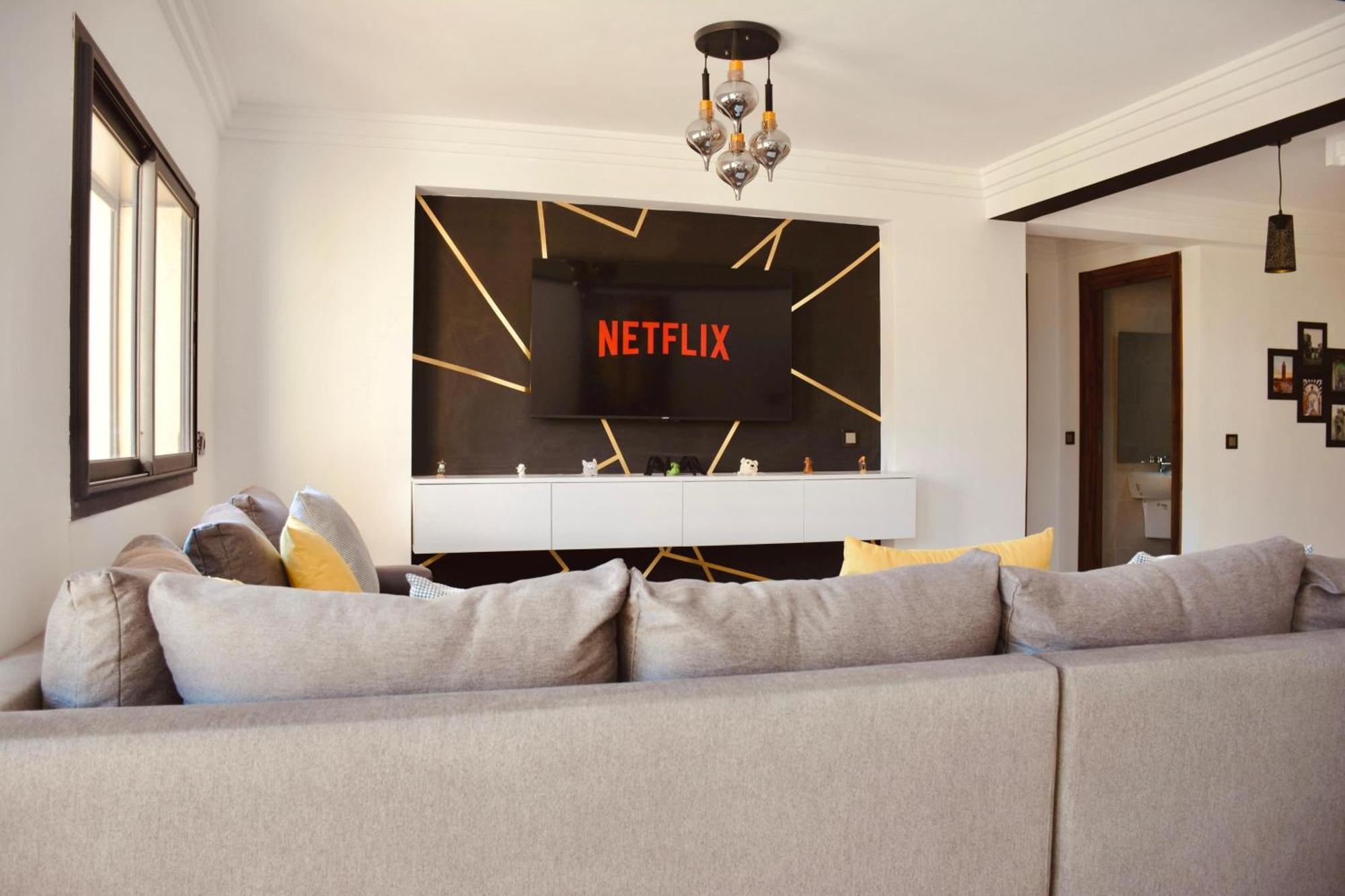 New Duplex- M Avenue , Swimming Pool , Fibre Optique Wifi , Parking , Gueliz Centre Apartment *