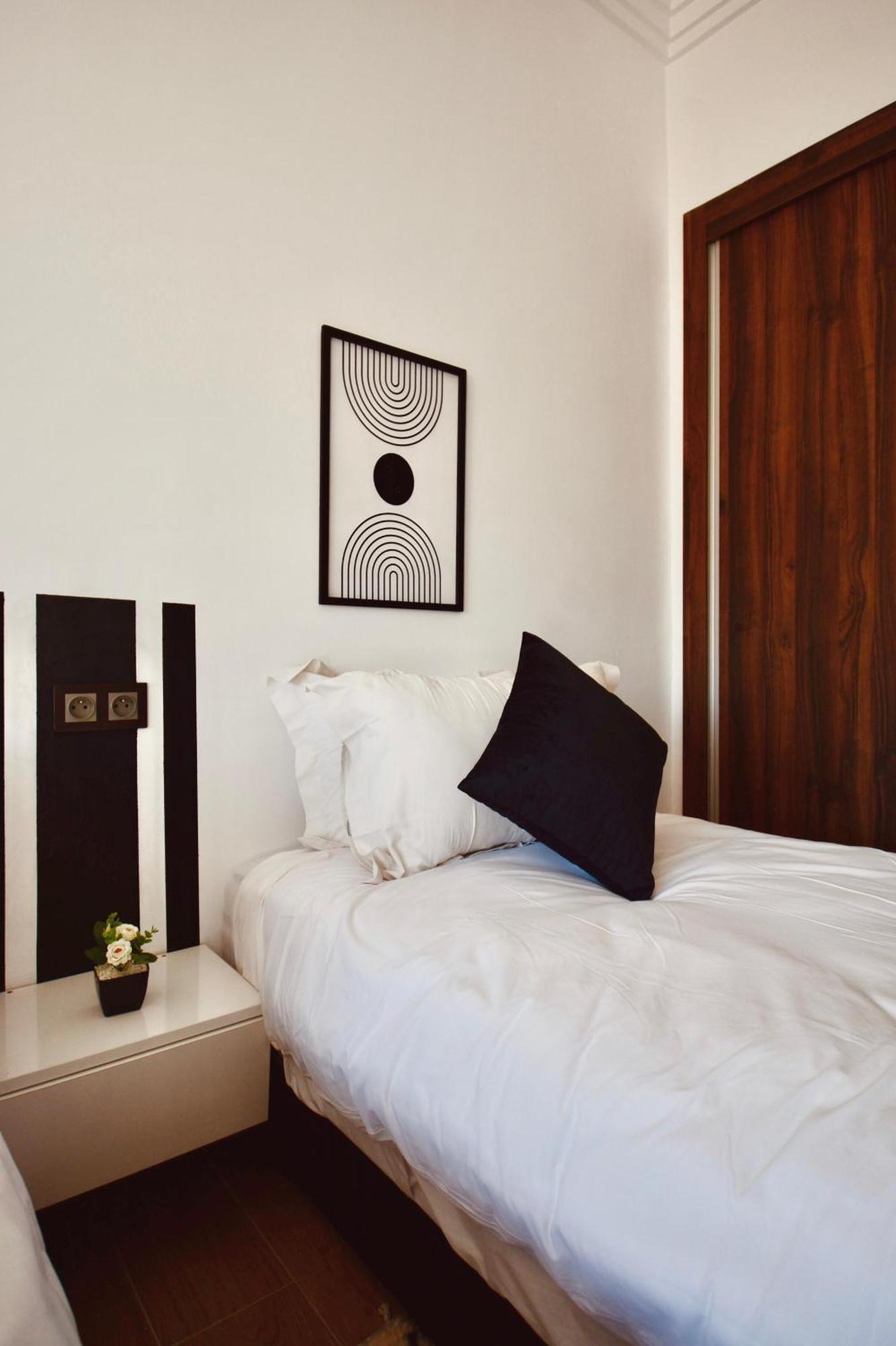 New Duplex- M Avenue , Swimming Pool , Fibre Optique Wifi , Parking , Gueliz Centre Apartment *