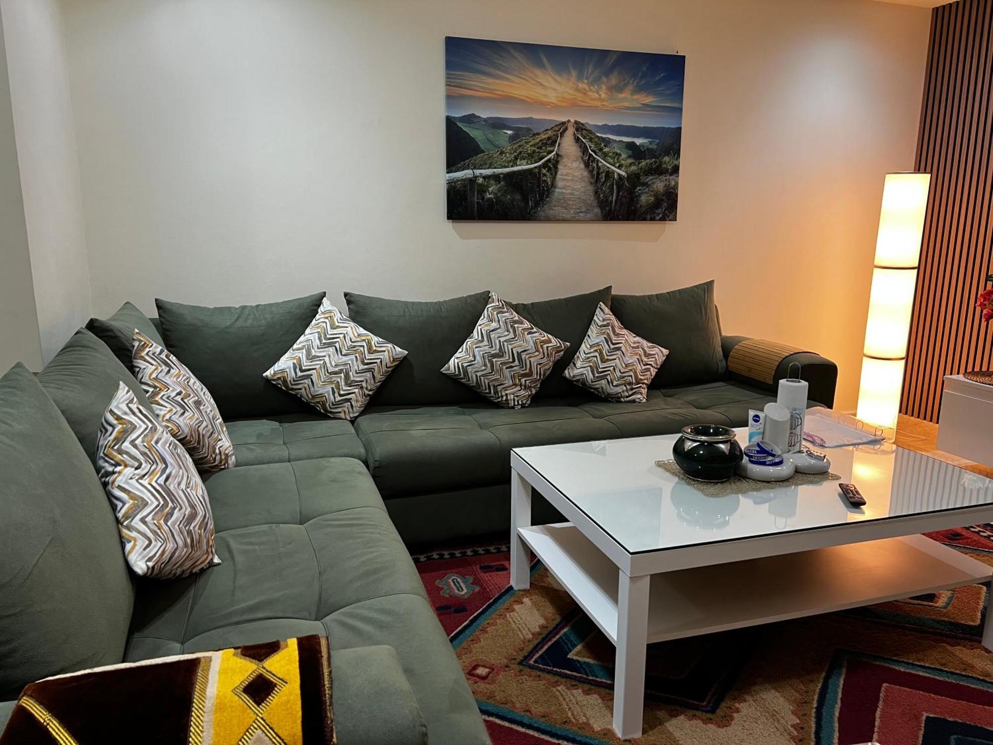 Apartamento Beautiful, Great Equipped 122 M Near Majorelle Garden And Gueliz With Pool Views And A Large Balcony And Terrace *