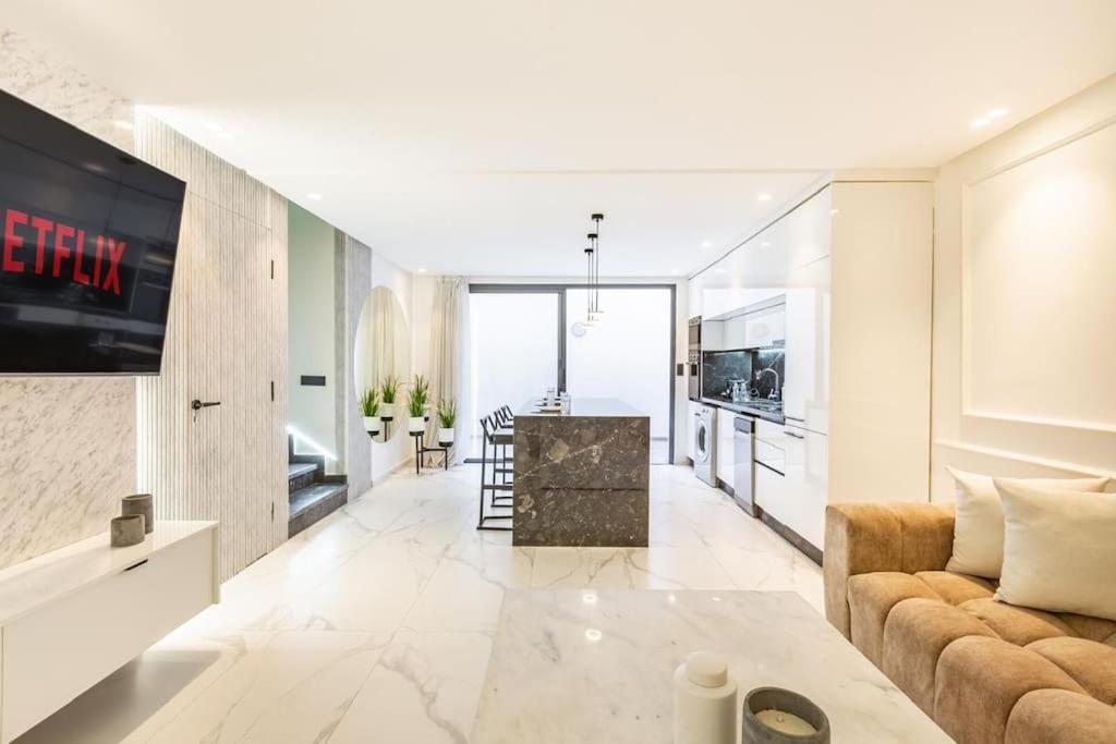 New Duplex Standing A Victor Hugo, Gueliz Apartment *