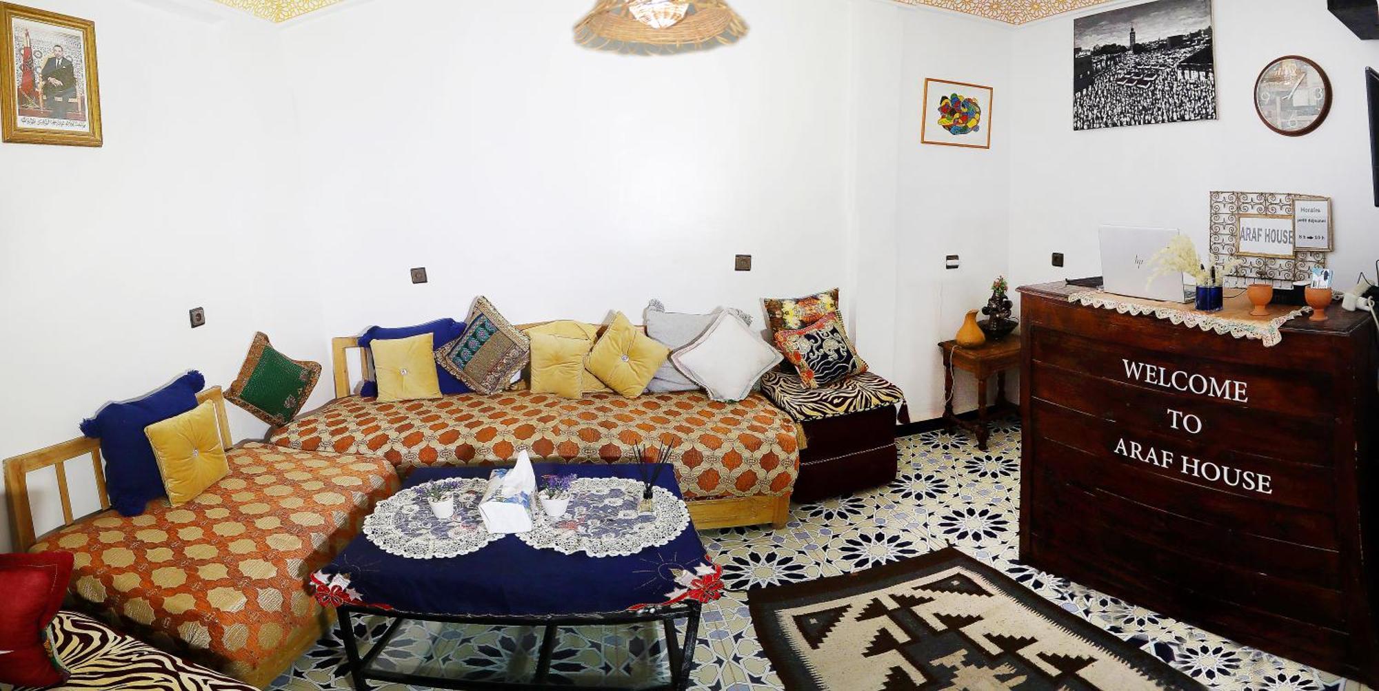 Couette-café Araf House *