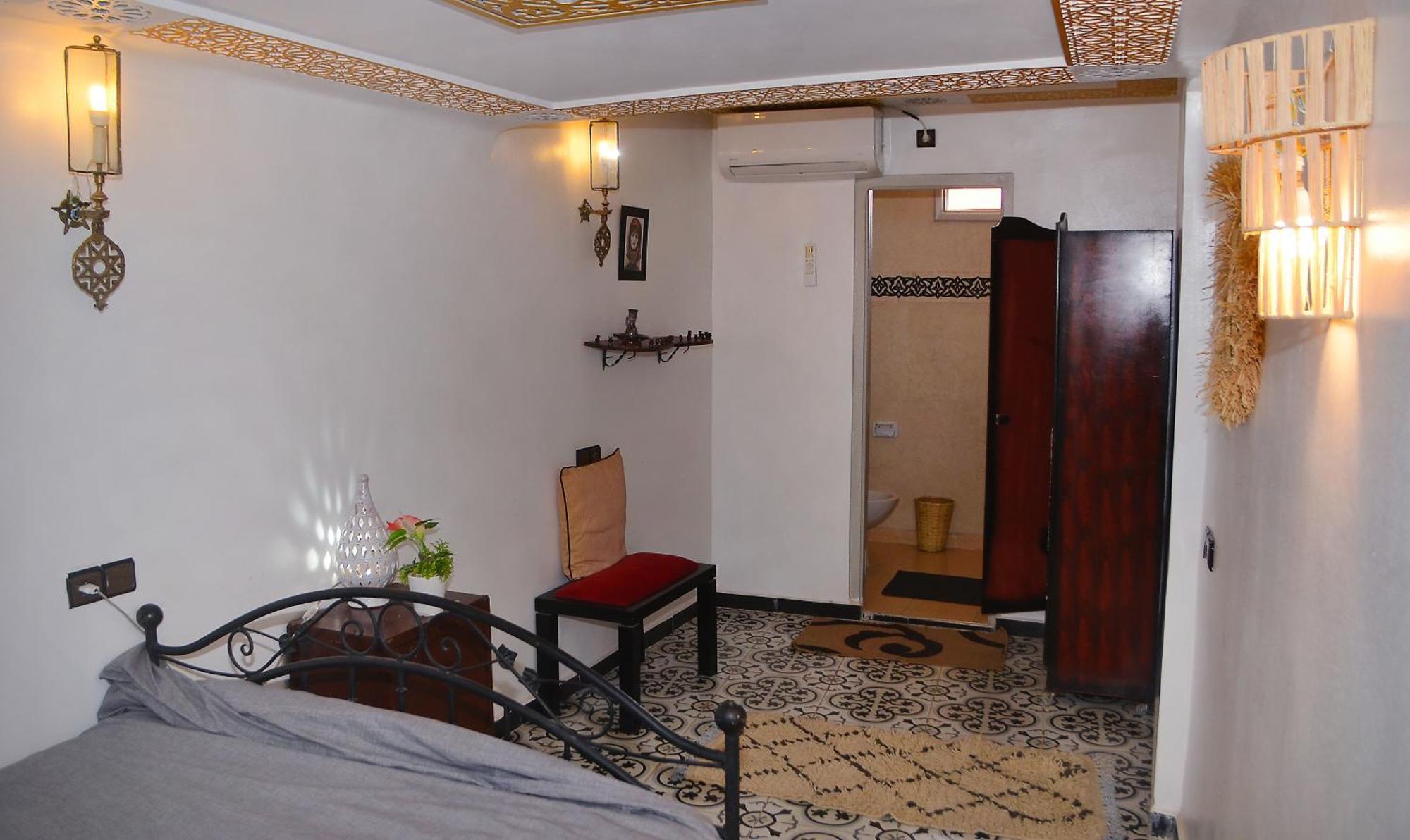 Couette-café Araf House *
