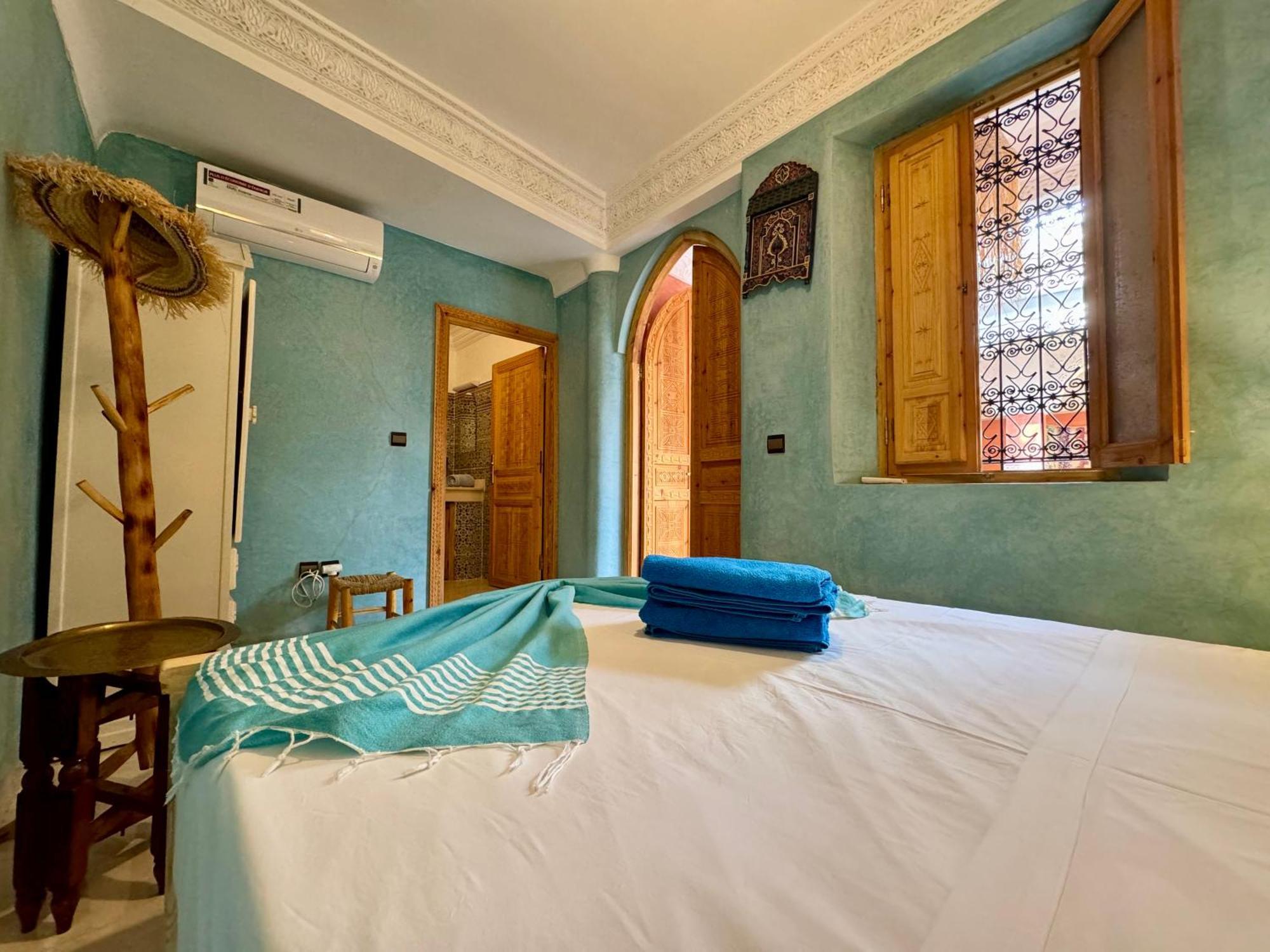 Flottement Des Songes Riad *