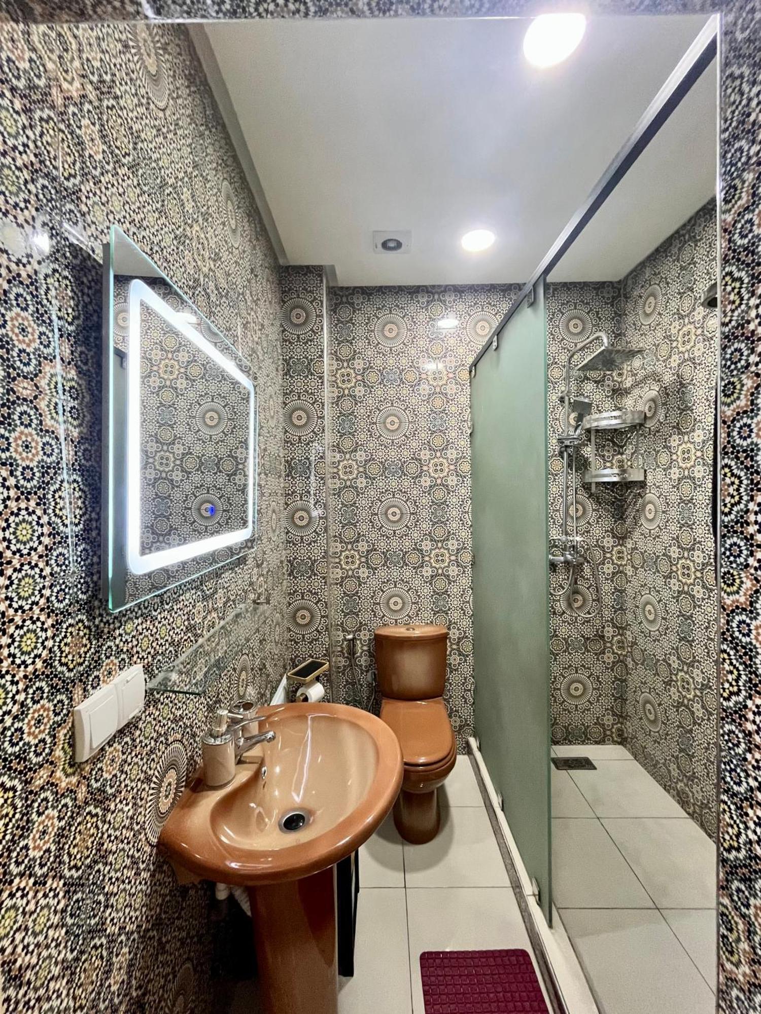 Apartment With Ac, Patio And Rooftop Appartement Climatise Avec Patio Et Toit Terrasse