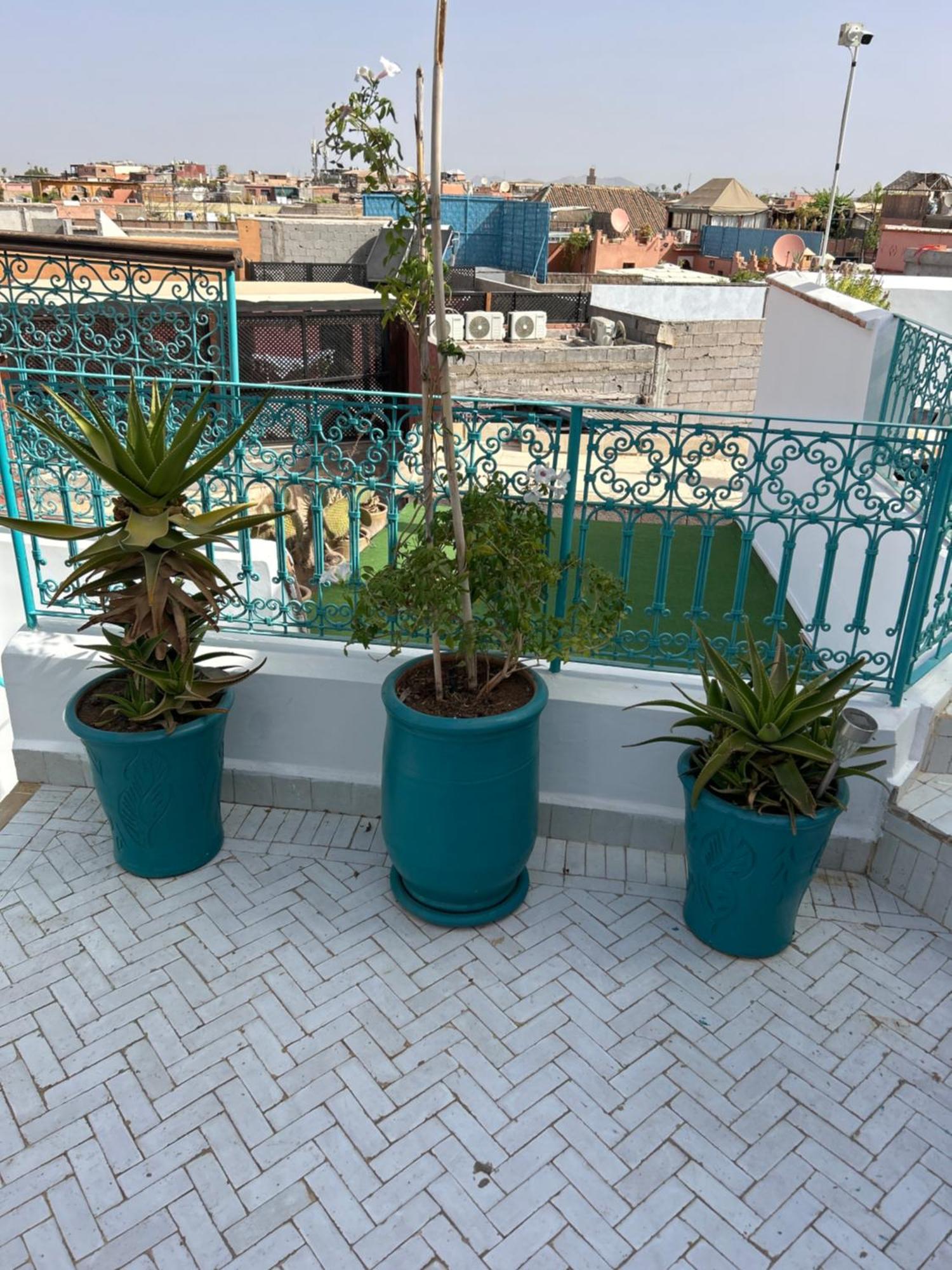 Riad Amazing Amazigh Avec Jacuzzi Petit Dejeuner Compris Avec Aussi Familiales Pres De La Place Jemaa El Fna