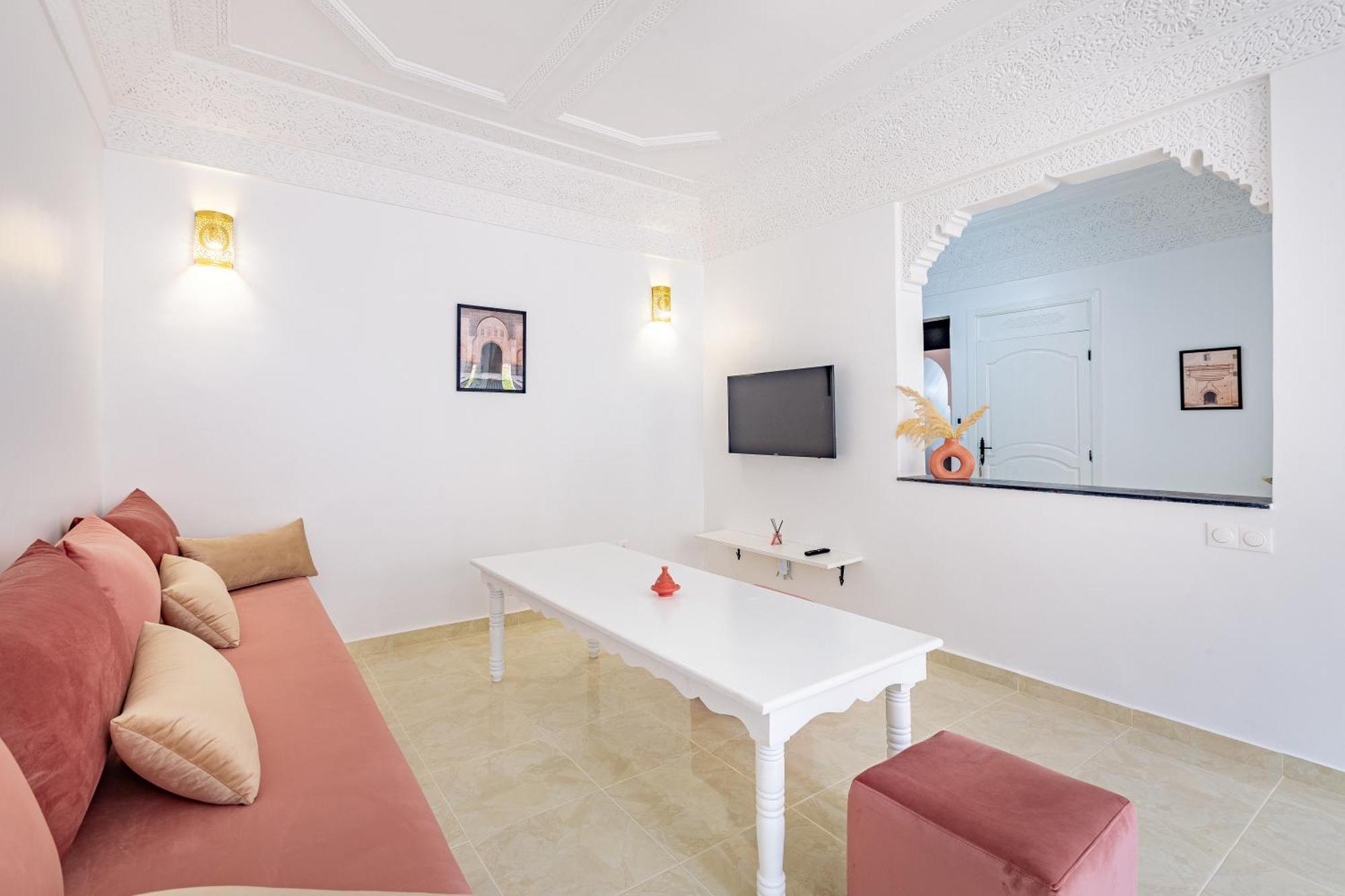 Elegant Et Convivial, Piscine Chauffee & Spa, Familles & Couples Riad