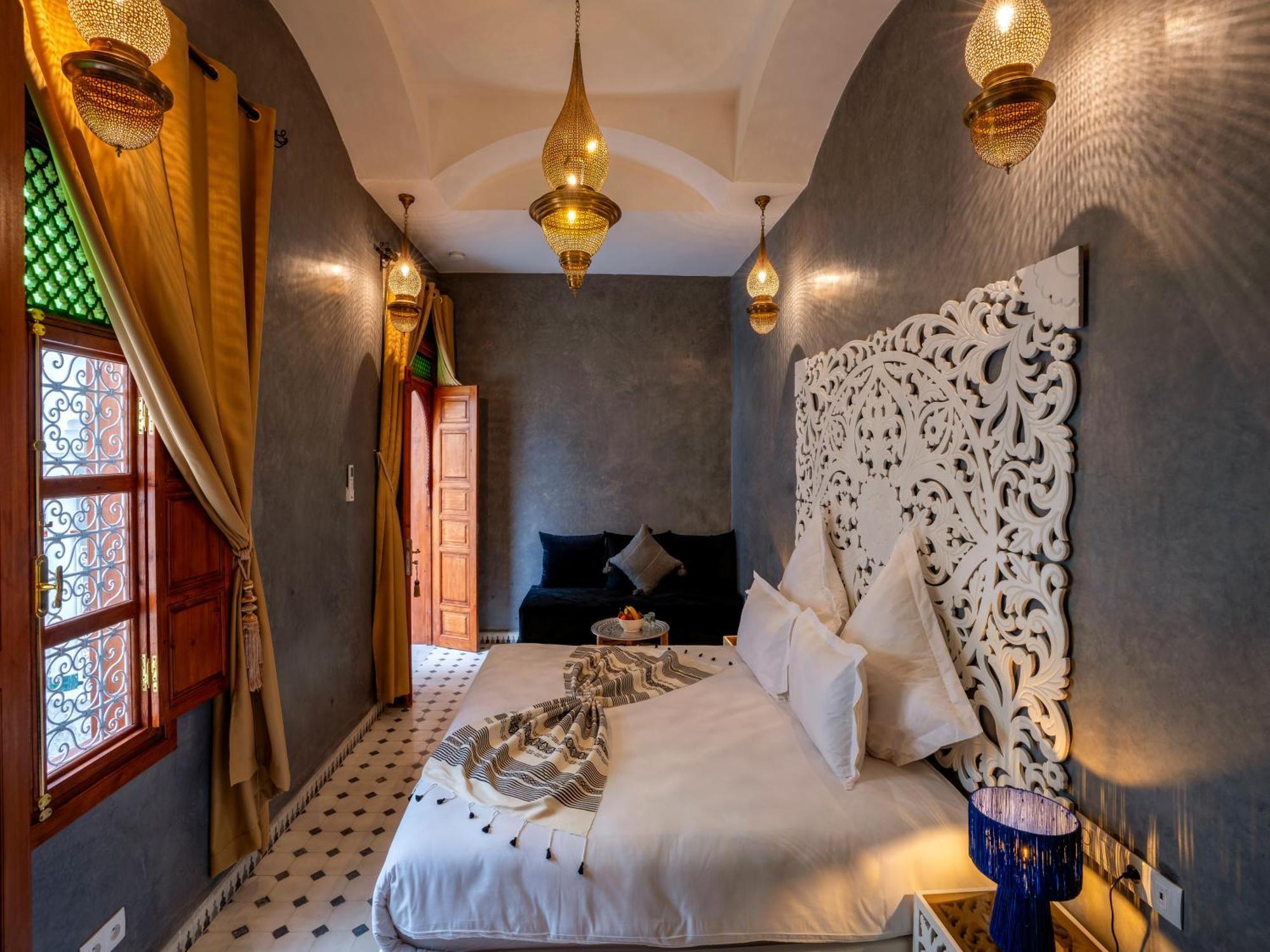 Dar Al-famila Hamam & Pensión *