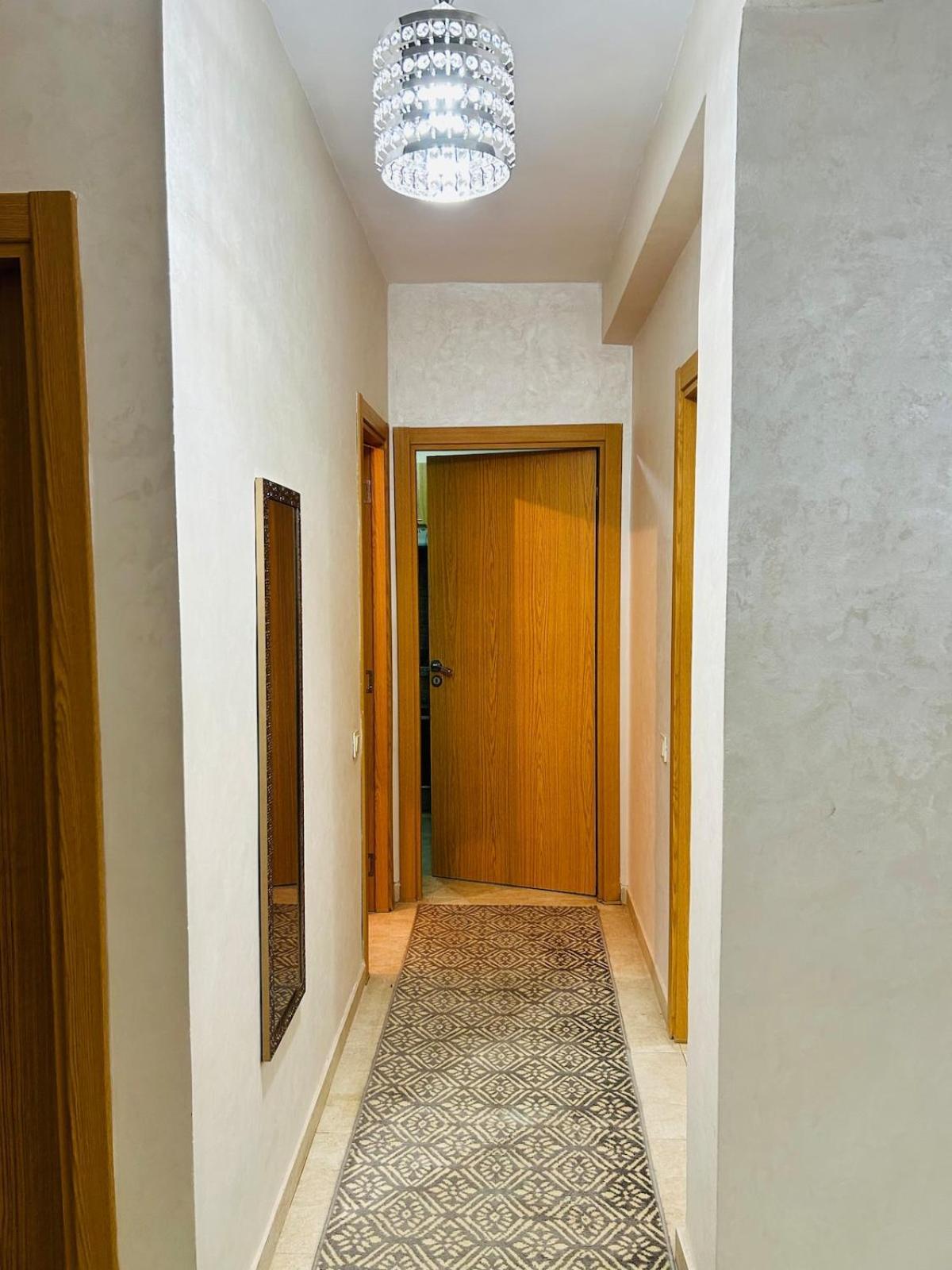 Bright Downtown Apartment