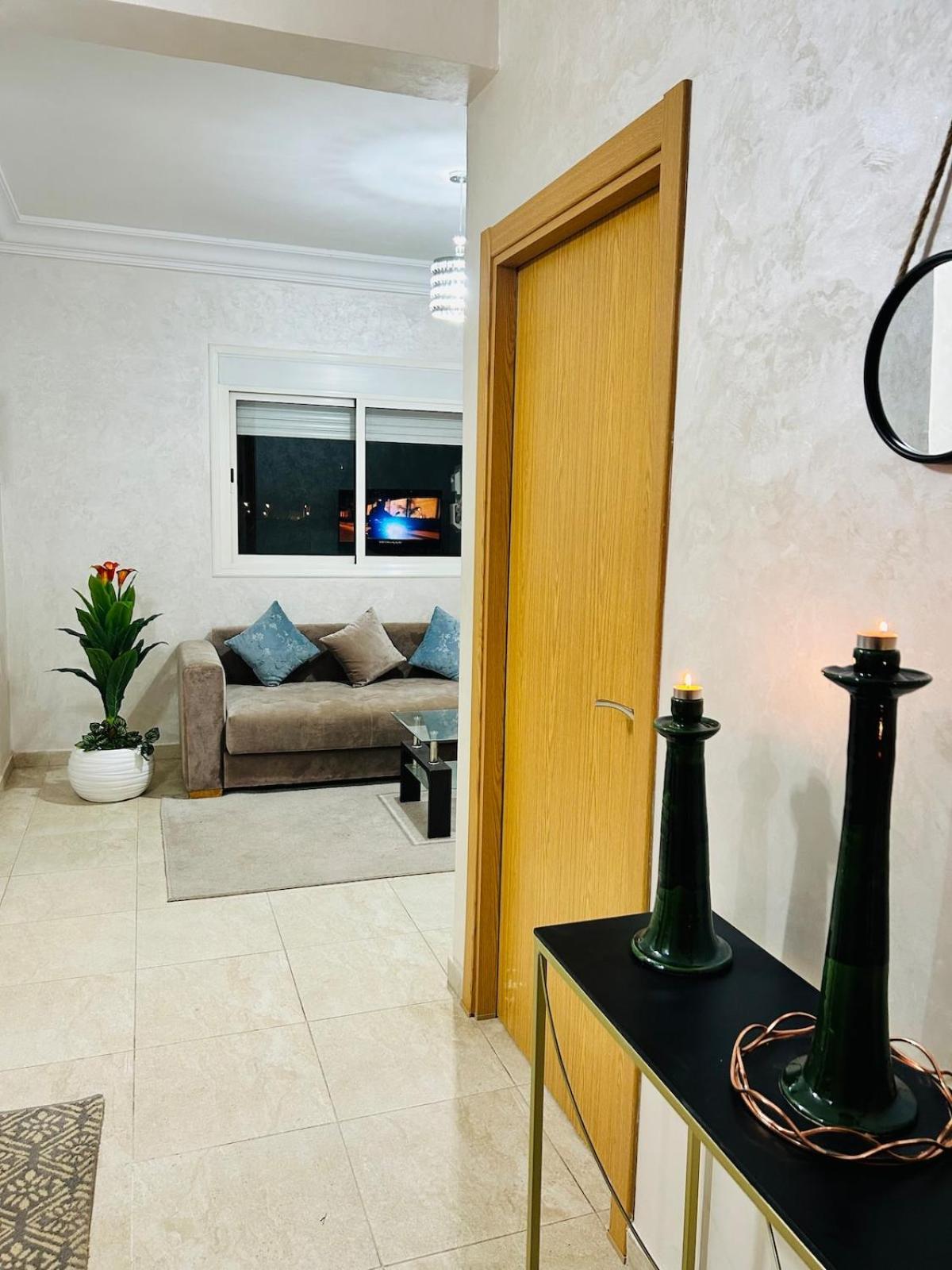 Bright Downtown Apartment