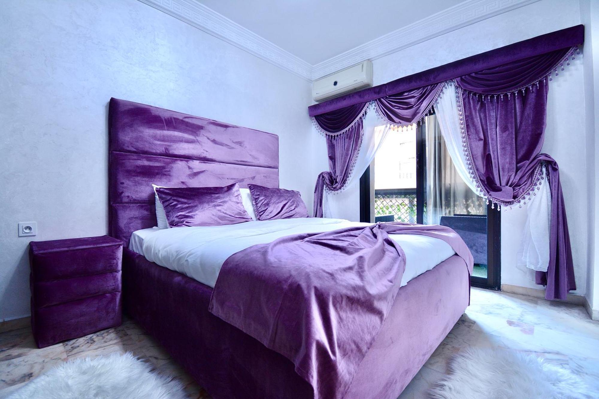 Stylish & Comfy Gem 5 Star Location Apartment
