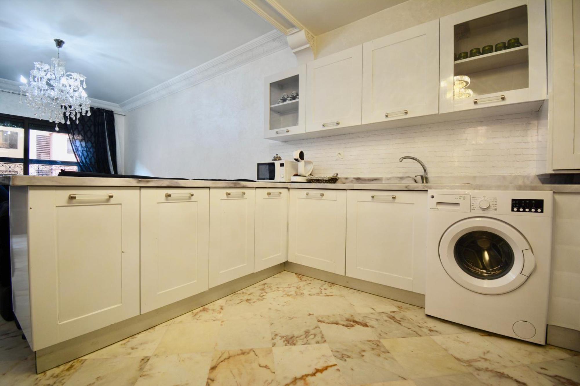 Stylish & Comfy Gem 5 Star Location Apartment