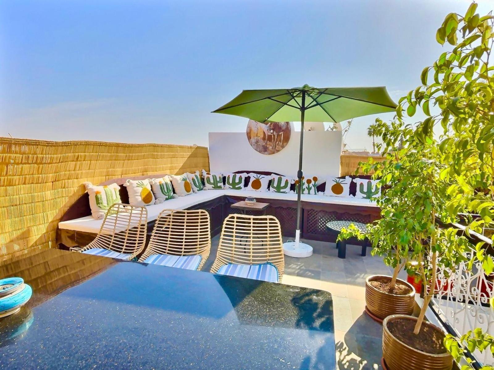 Holiday home Privatise Jusqu A 10 Personnes Avec 5 Suites, Bassin Et Rooftop A Seulement 15 Minutes A Pied De La Celebre Place Jemaa El Fna Marrakesh