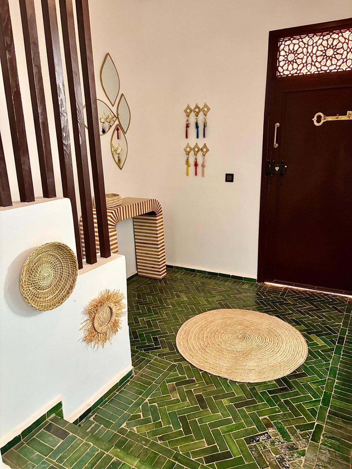Privatise Jusqu A 10 Personnes Avec 5 Suites, Bassin Et Rooftop A Seulement 15 Minutes A Pied De La Celebre Place Jemaa El Fna Holiday home *