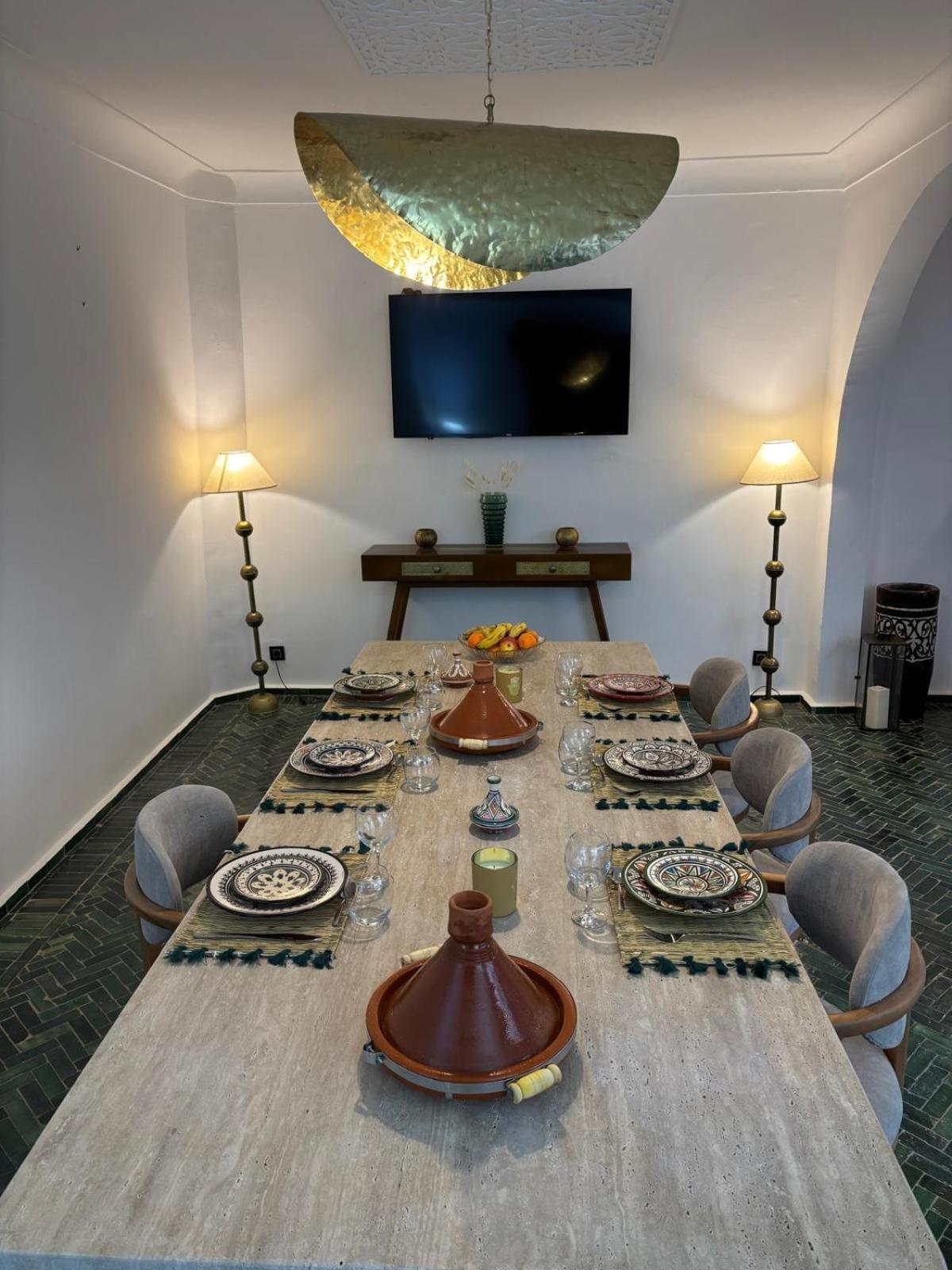 Holiday home Privatise Jusqu A 10 Personnes Avec 5 Suites, Bassin Et Rooftop A Seulement 15 Minutes A Pied De La Celebre Place Jemaa El Fna Marrakesh