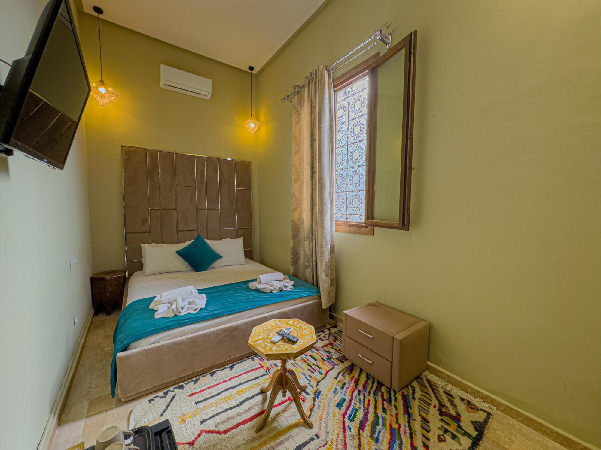 Riad Azia