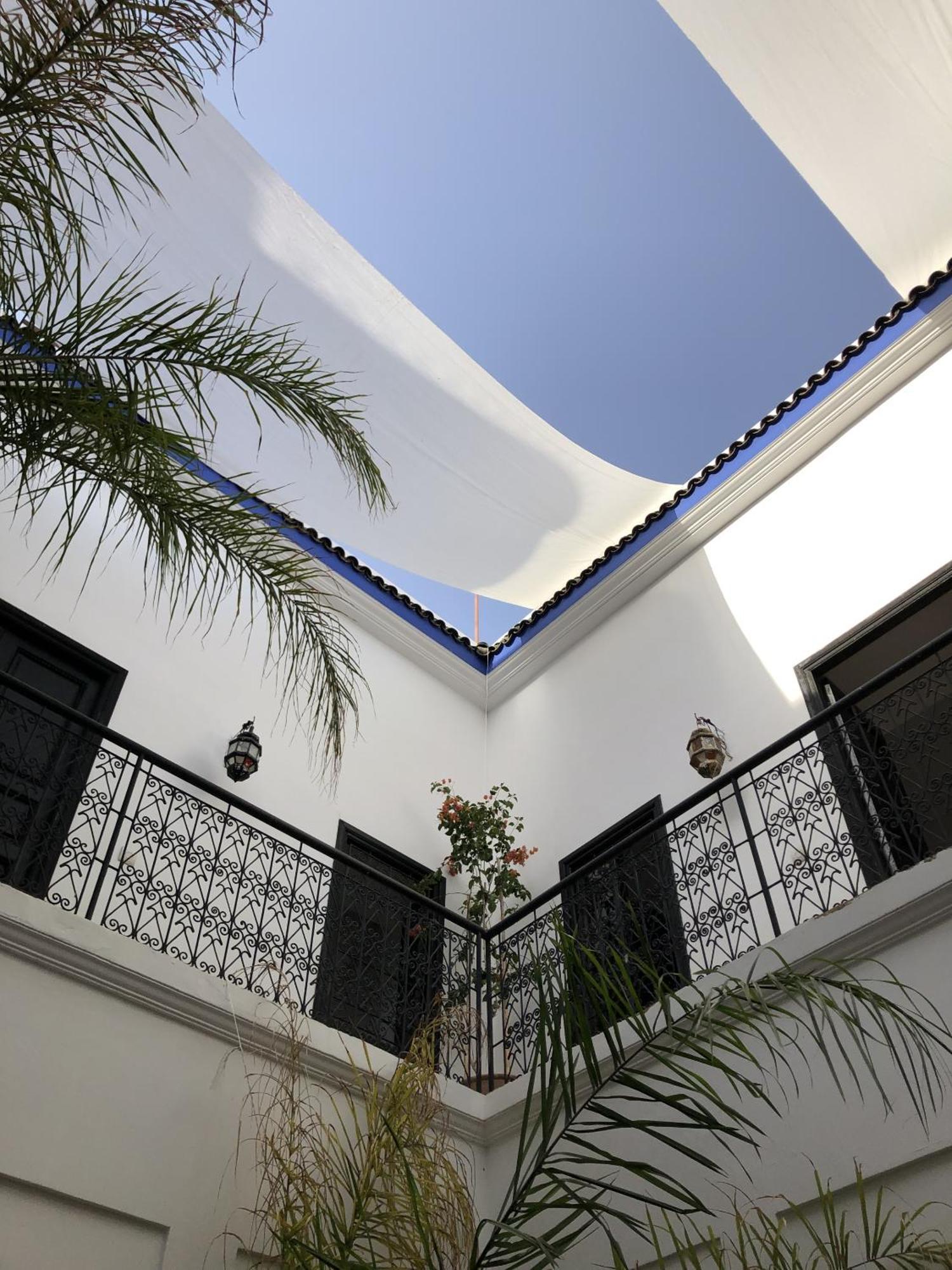 Sin Riad 3*