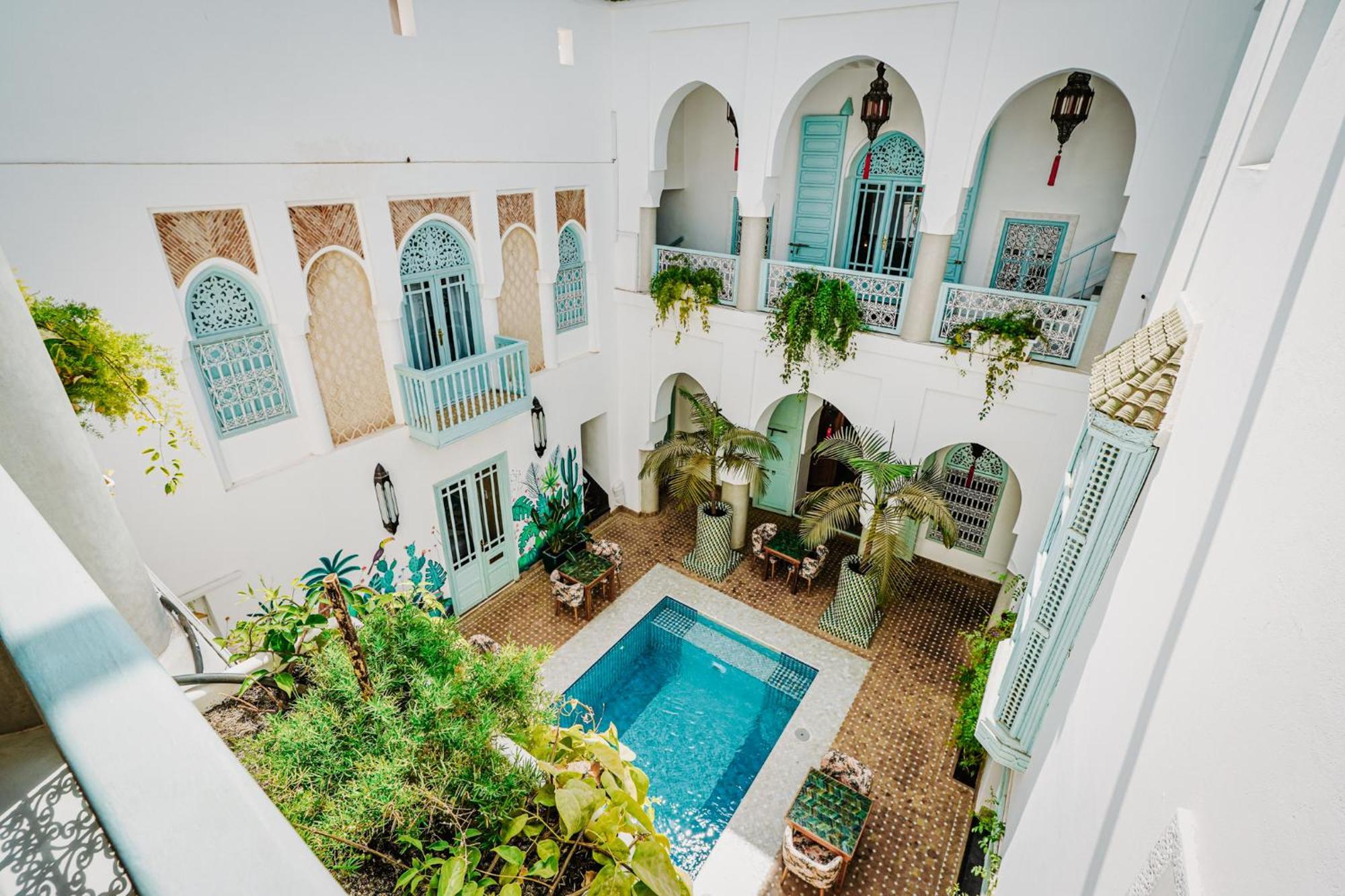 Assouel Et By La Siredrah Riad *
