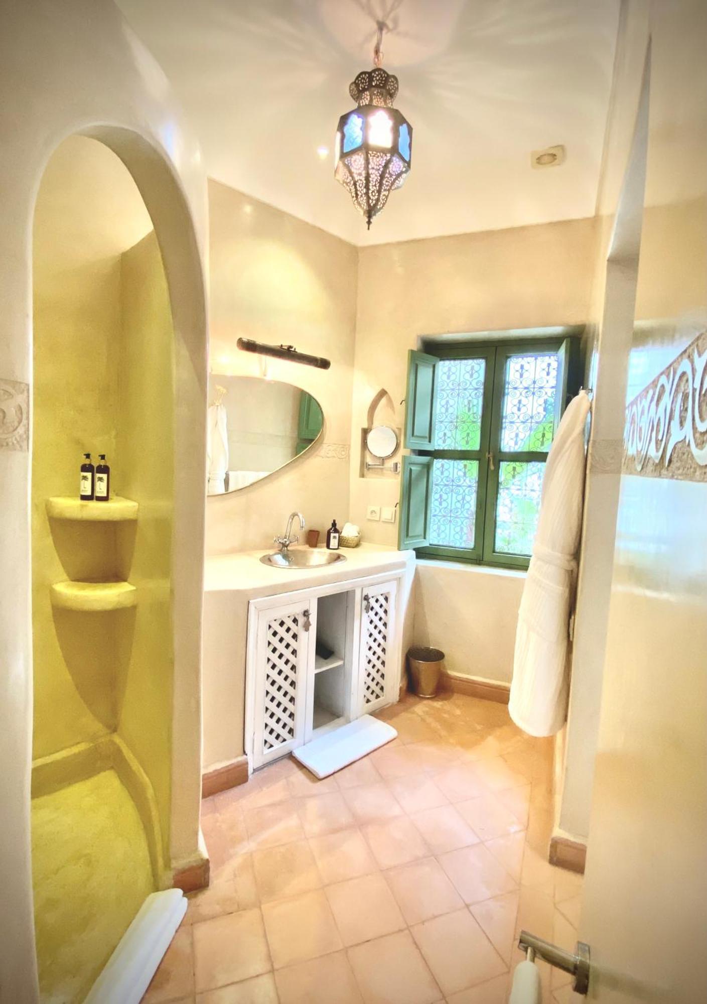 Dar Adal Exclusivite 2 A 6 Personnes Petit Dejeuner Compris Place Jemaa El Fna Bed & Breakfast