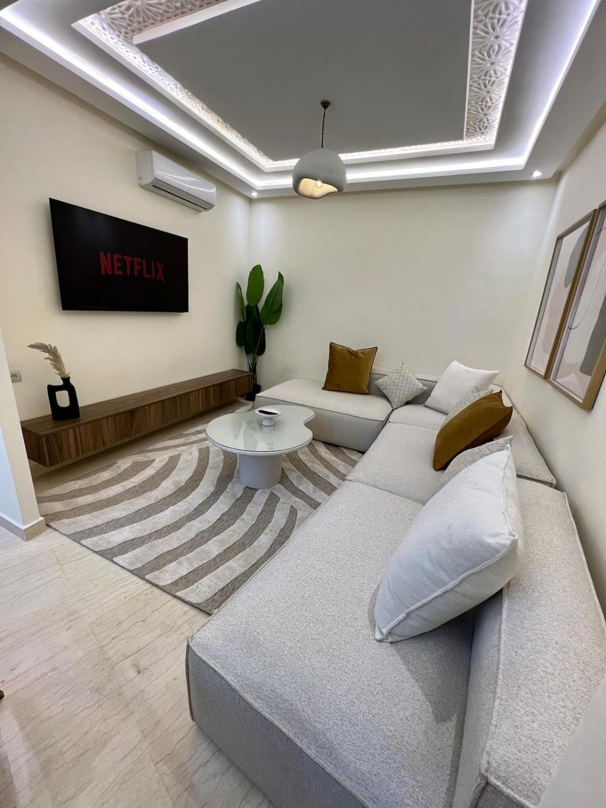 Apartment T1 Chic & Bright In Marrakech *
