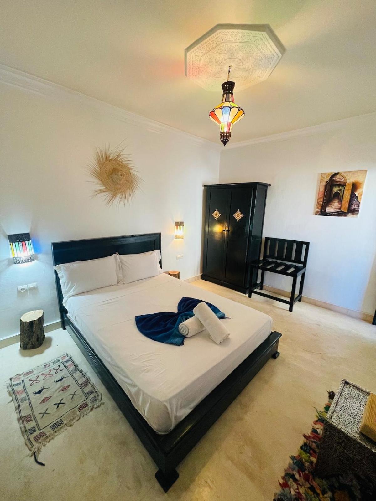 Run Marine, Elegant Private In Marrakech With Heated Pool Option Villa *