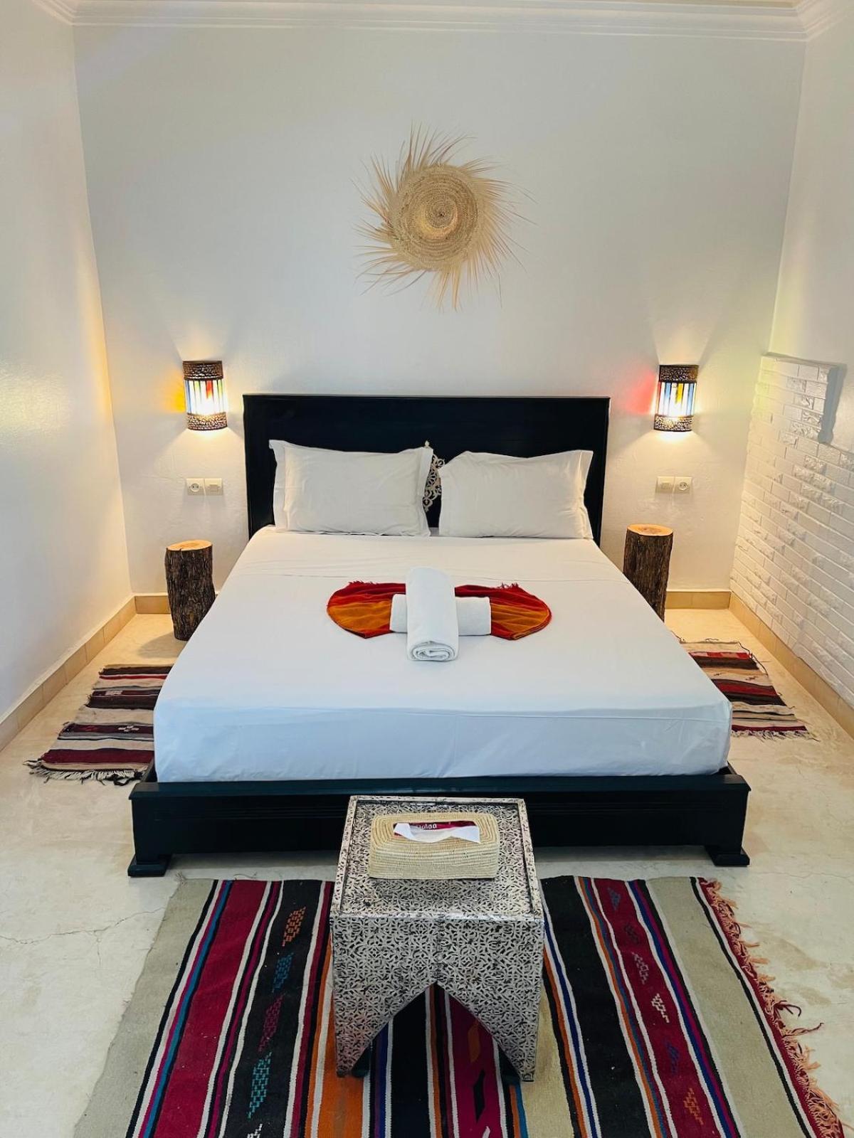 Run Marine, Elegant Private In Marrakech With Heated Pool Option Villa *
