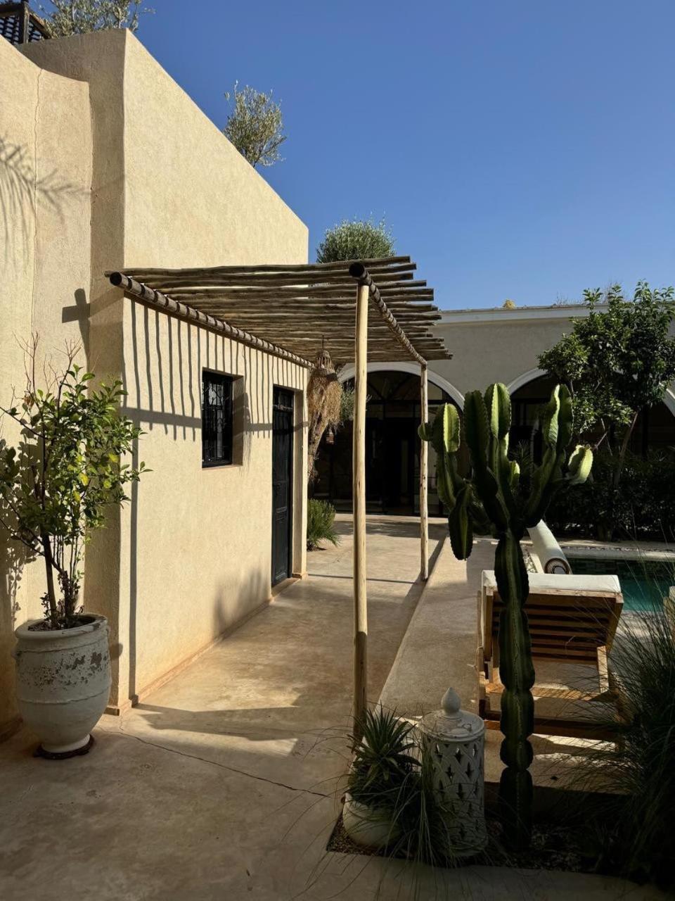Run Marine, Elegant Private In Marrakech With Heated Pool Option Villa *