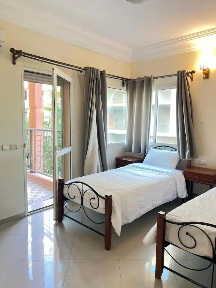 Chic In Center Apartment *