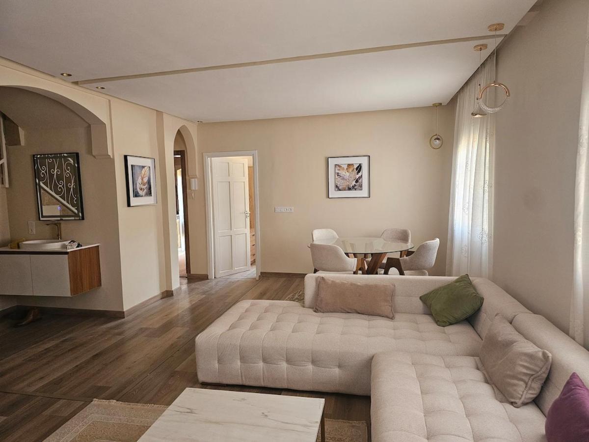 Very House *