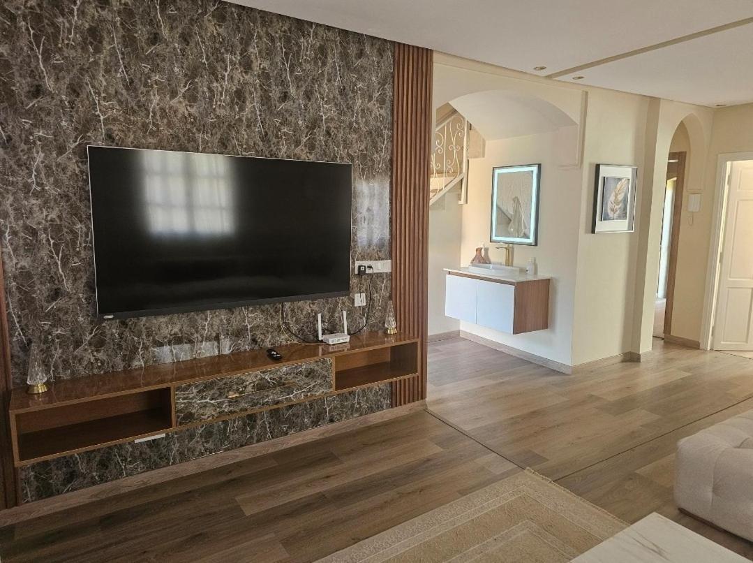 Very House *