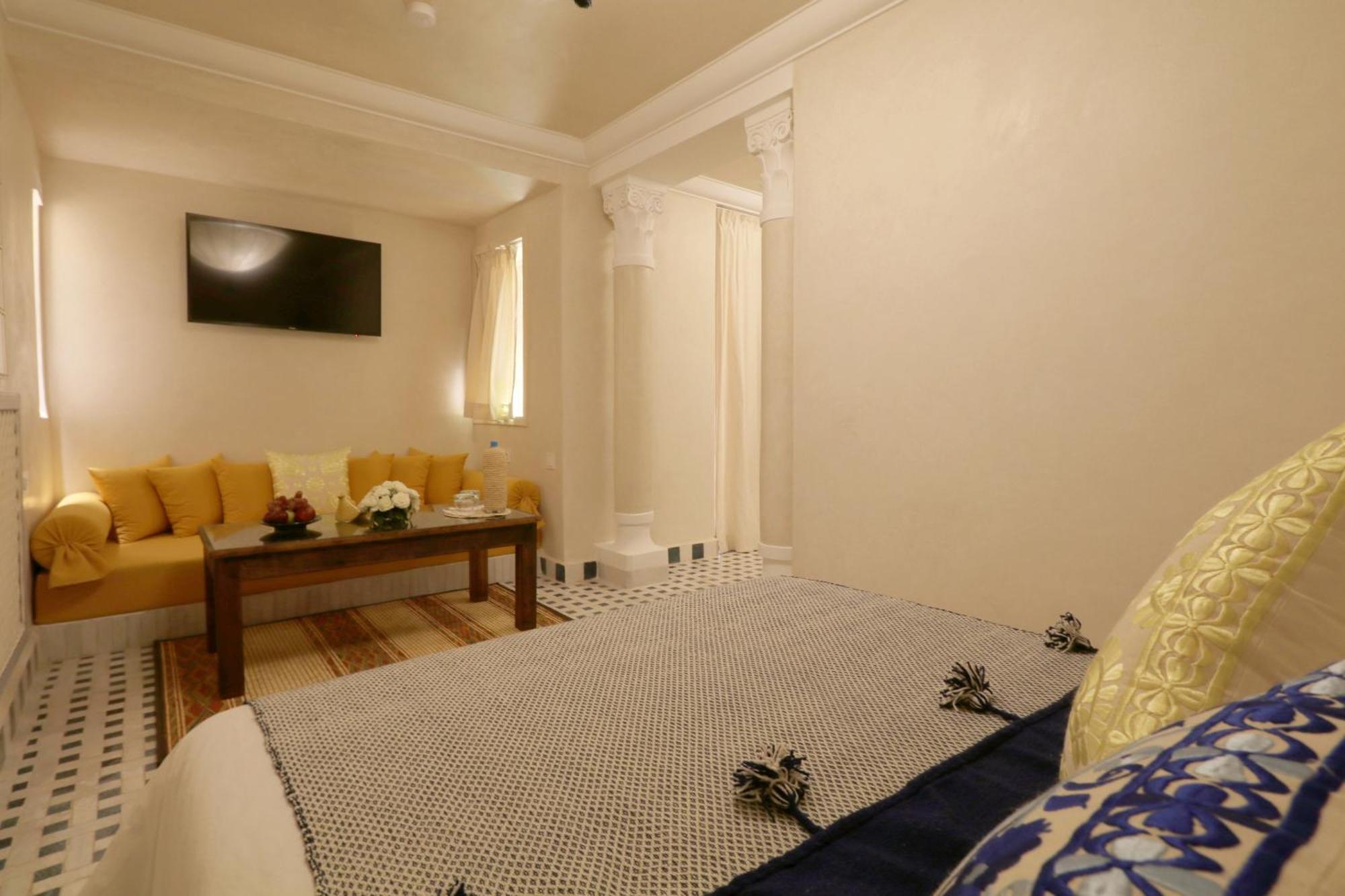 Bed & Breakfast Wazani Square &