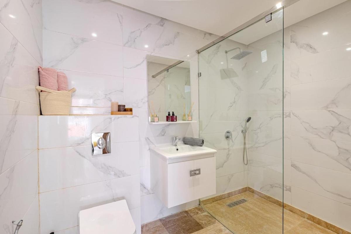 Apartment Large Elegant 2br In Gueliz *
