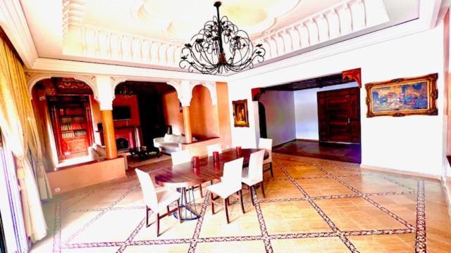 Rayan Marrakech Secteur Palmeraie Dans Propriete De 2 Hectares Avec Jardin Arbres Fruitiers Villa