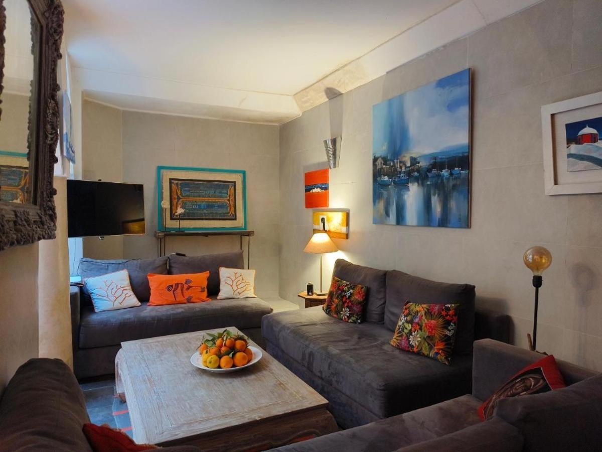 Dom,luxueuse Maison D'artiste