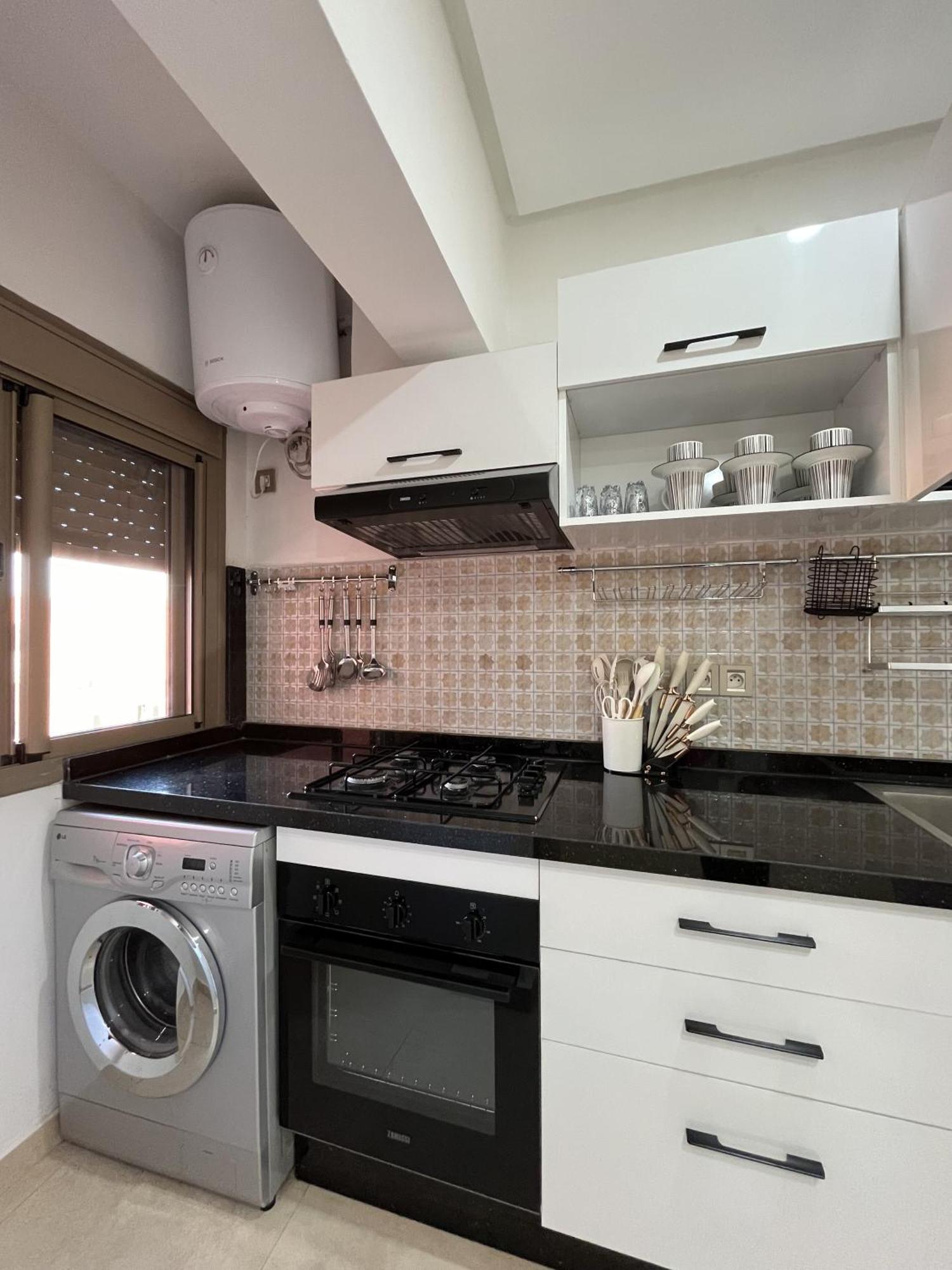 Modern With Fully Equipped Kitchen Perfect Location In Marrakech Apartment *