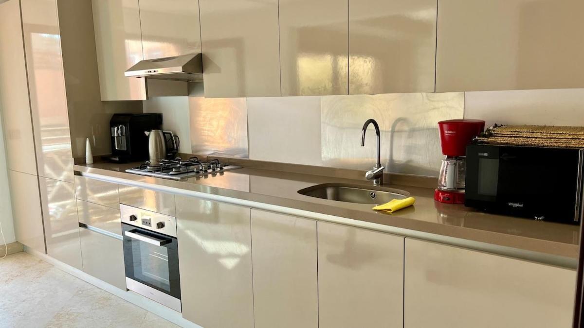 De Luxe A Care Eden Apartment
