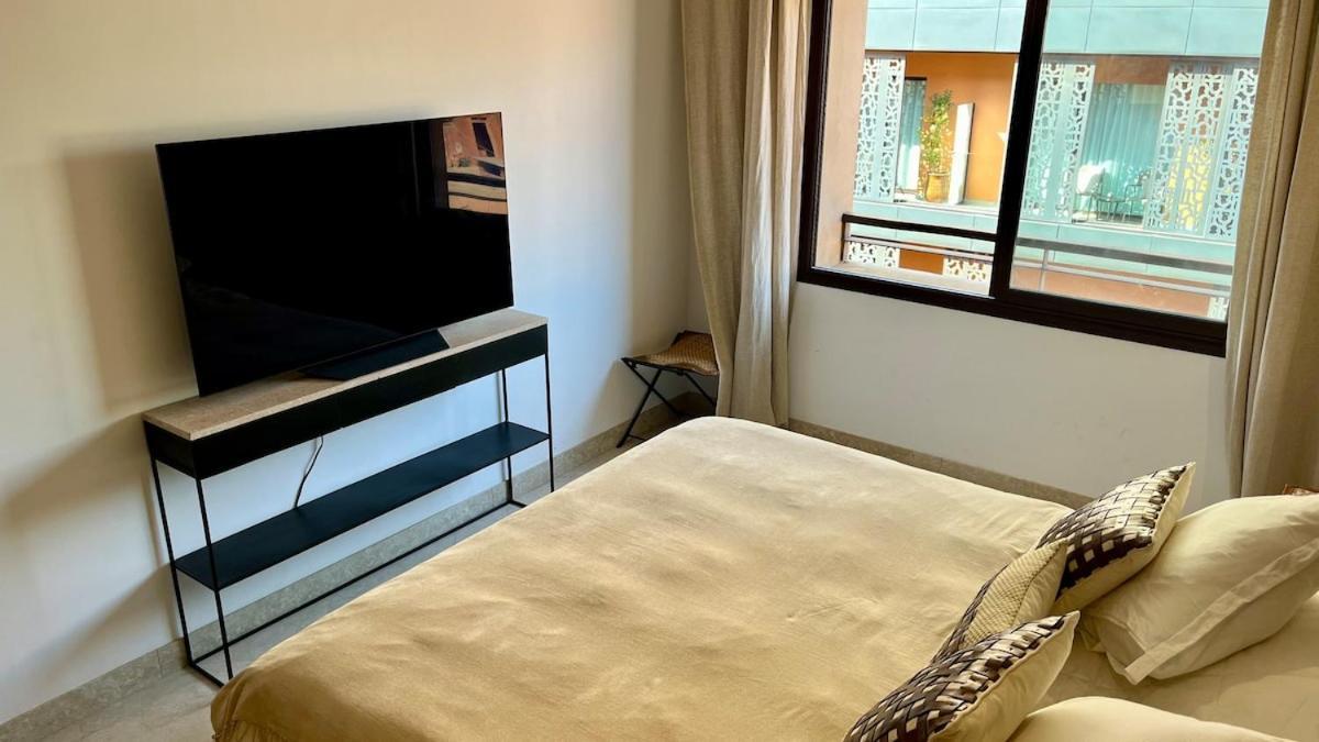 De Luxe A Care Eden Apartment