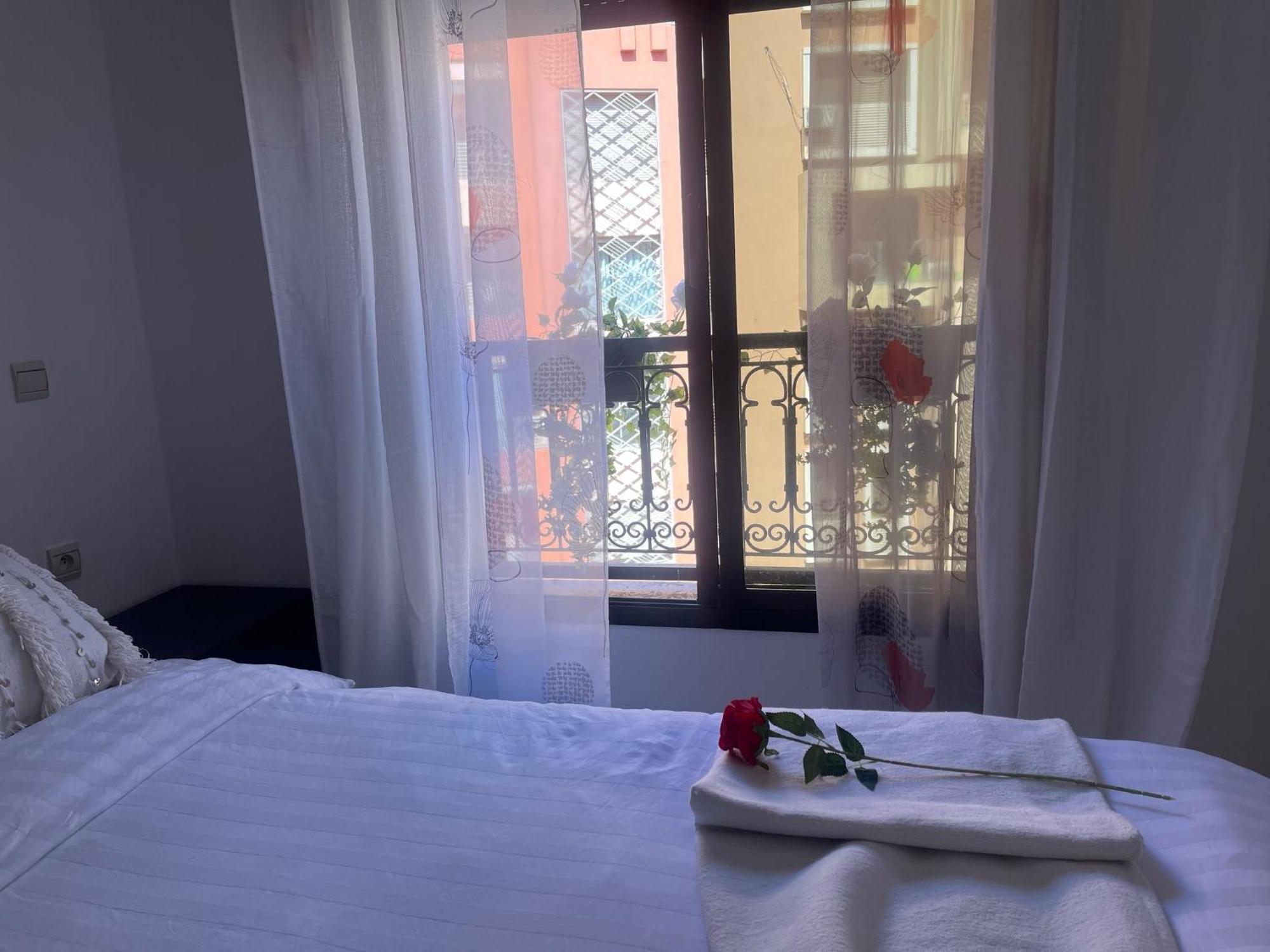 Magnifique Spacieux Confort Propre Familial 2 Salon Et Salle A Manger A 20mn A Pied De Place Jemaa El Fina 4 Piscines Dans Espace De Golf A 12 Mn En Voitures L Entree Est Gratuit Pour La Clientele Ouvert Entre 10h Et 20h Apartment *