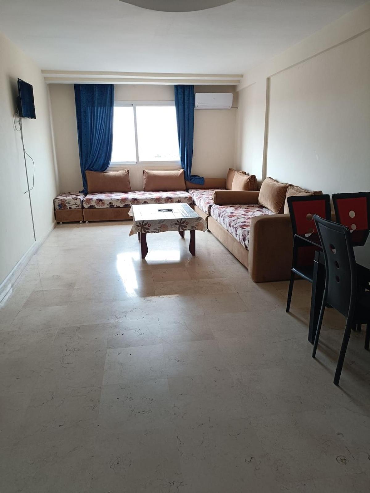 Apartment Family 32