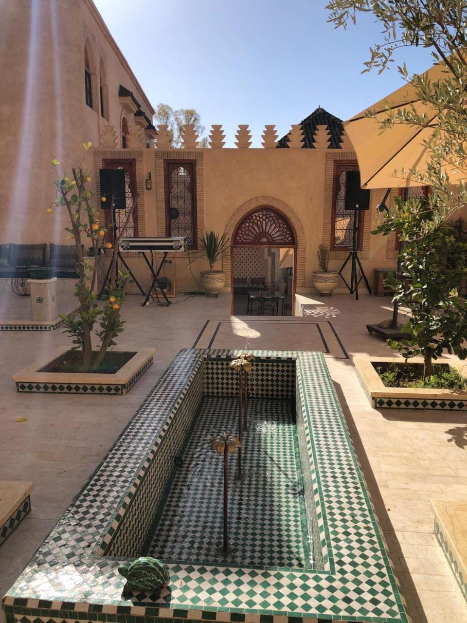 Dar Lakrichia Riad